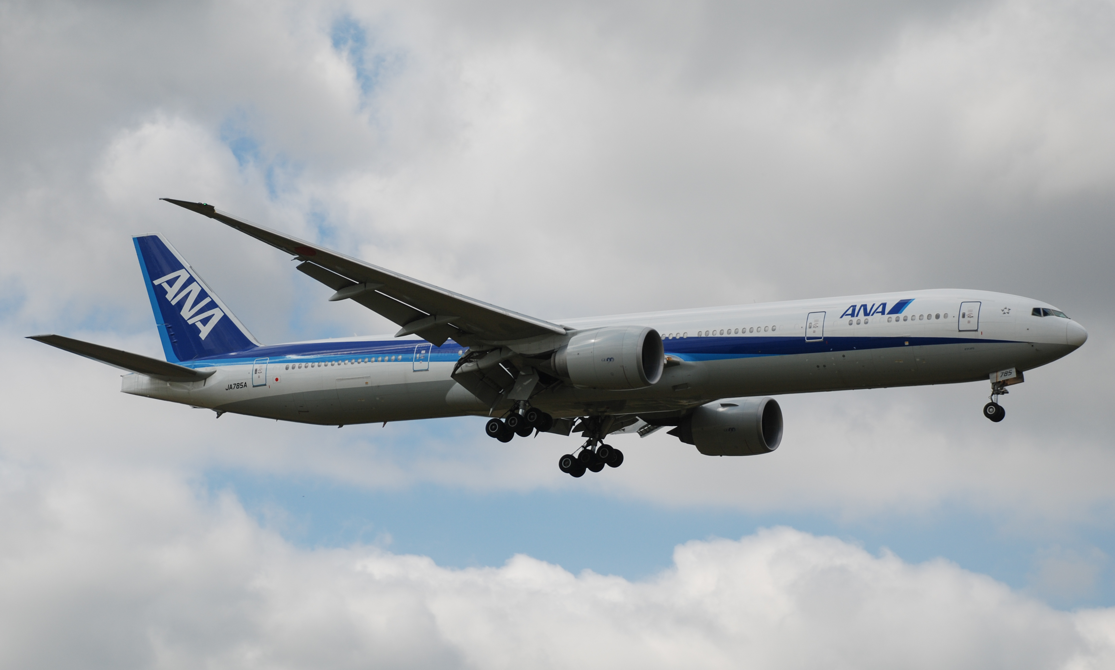 JA785A/JA785A ANA - All Nippon Airways Boeing 777 Airframe Information - AVSpotters.com