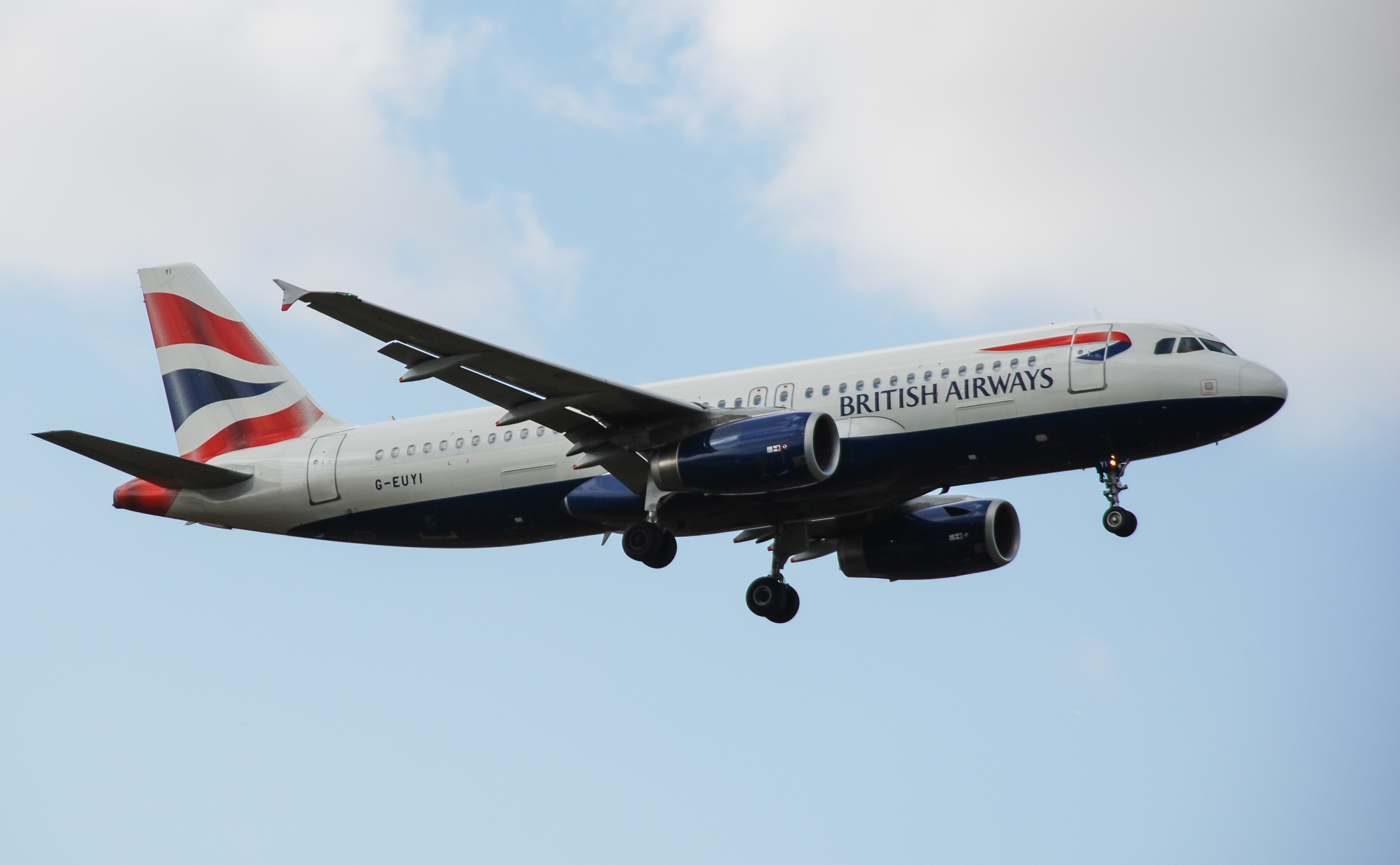 G-EUYI/GEUYI British Airways Airbus A320-232 Photo by Ayronautica - AVSpotters.com