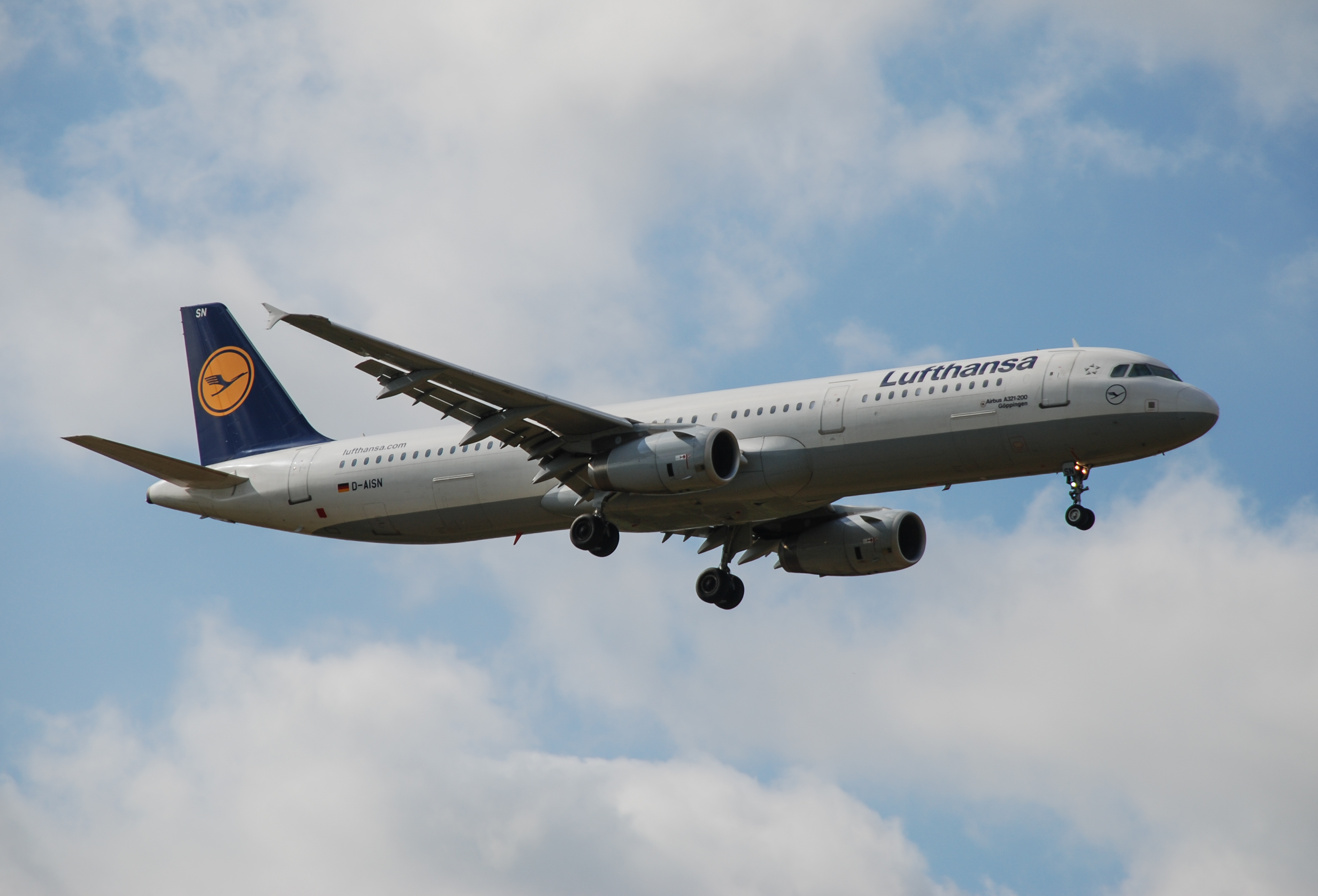 D-AISN/DAISN Lufthansa Airbus A321-231 Photo by Ayronautica - AVSpotters.com