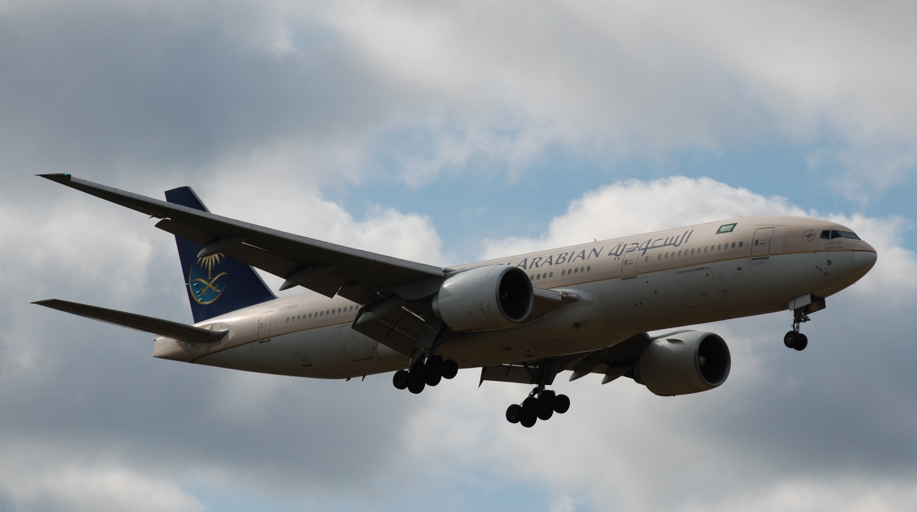 HZ-AKB/HZAKB Saudi Arabian Airlines Boeing 777-268ER Photo by Ayronautica - AVSpotters.com