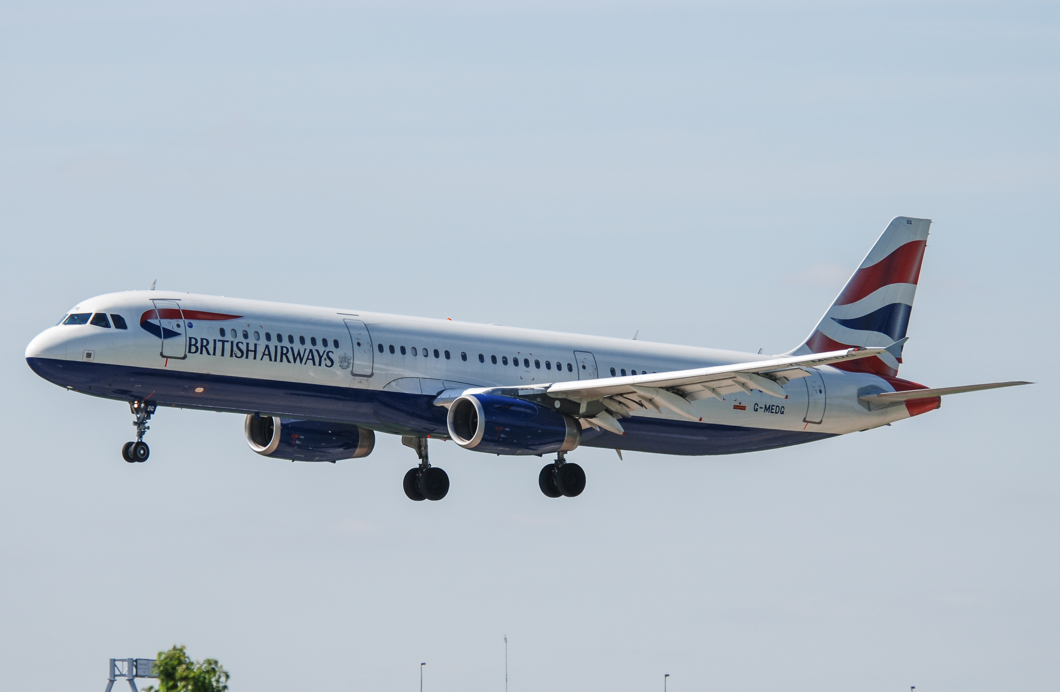 G-MEDG/GMEDG British Airways Airbus A321-231 Photo by Ayronautica - AVSpotters.com