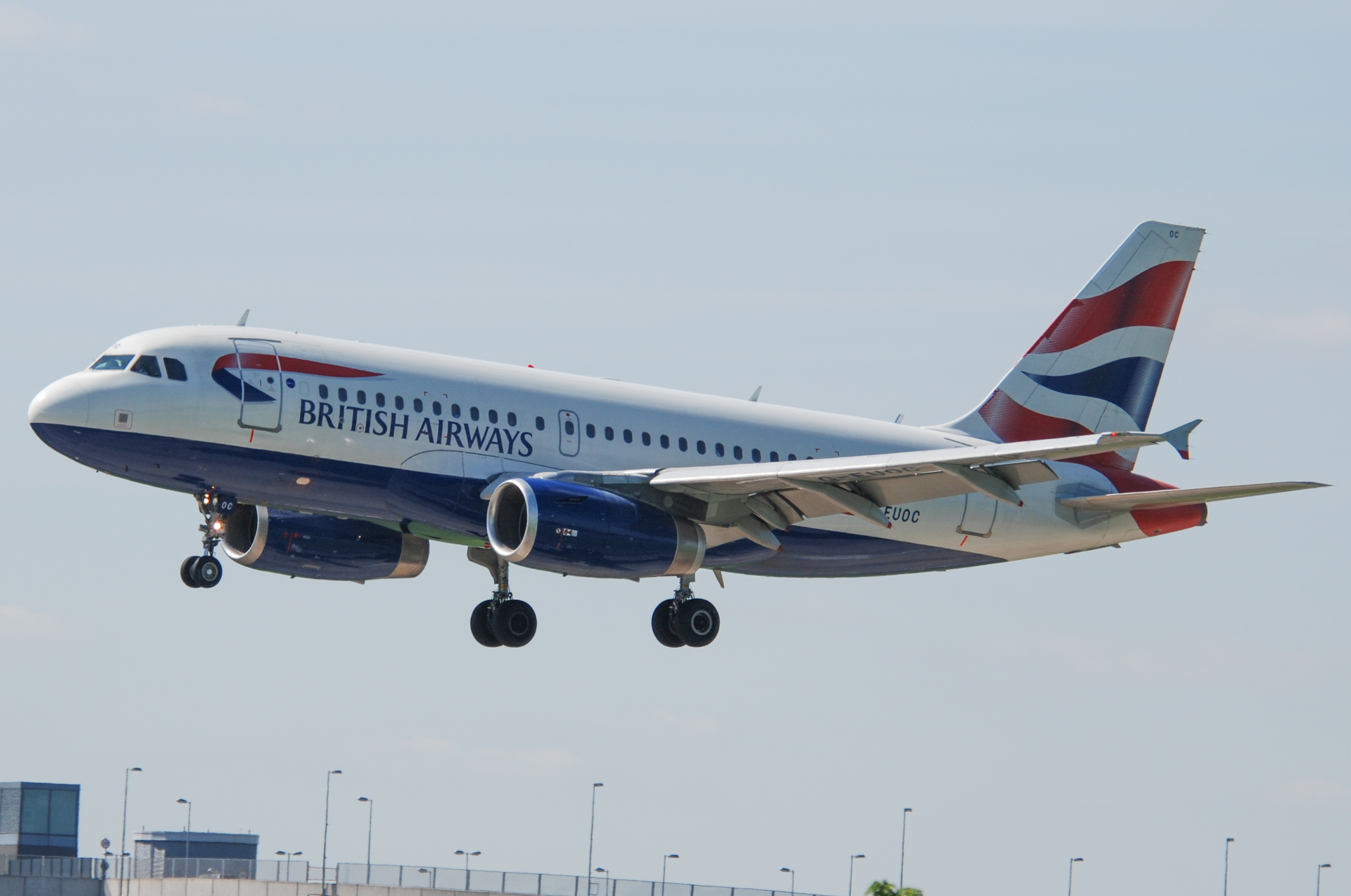 G-EUOC/GEUOC British Airways Airbus A319-131 Photo by Ayronautica - AVSpotters.com