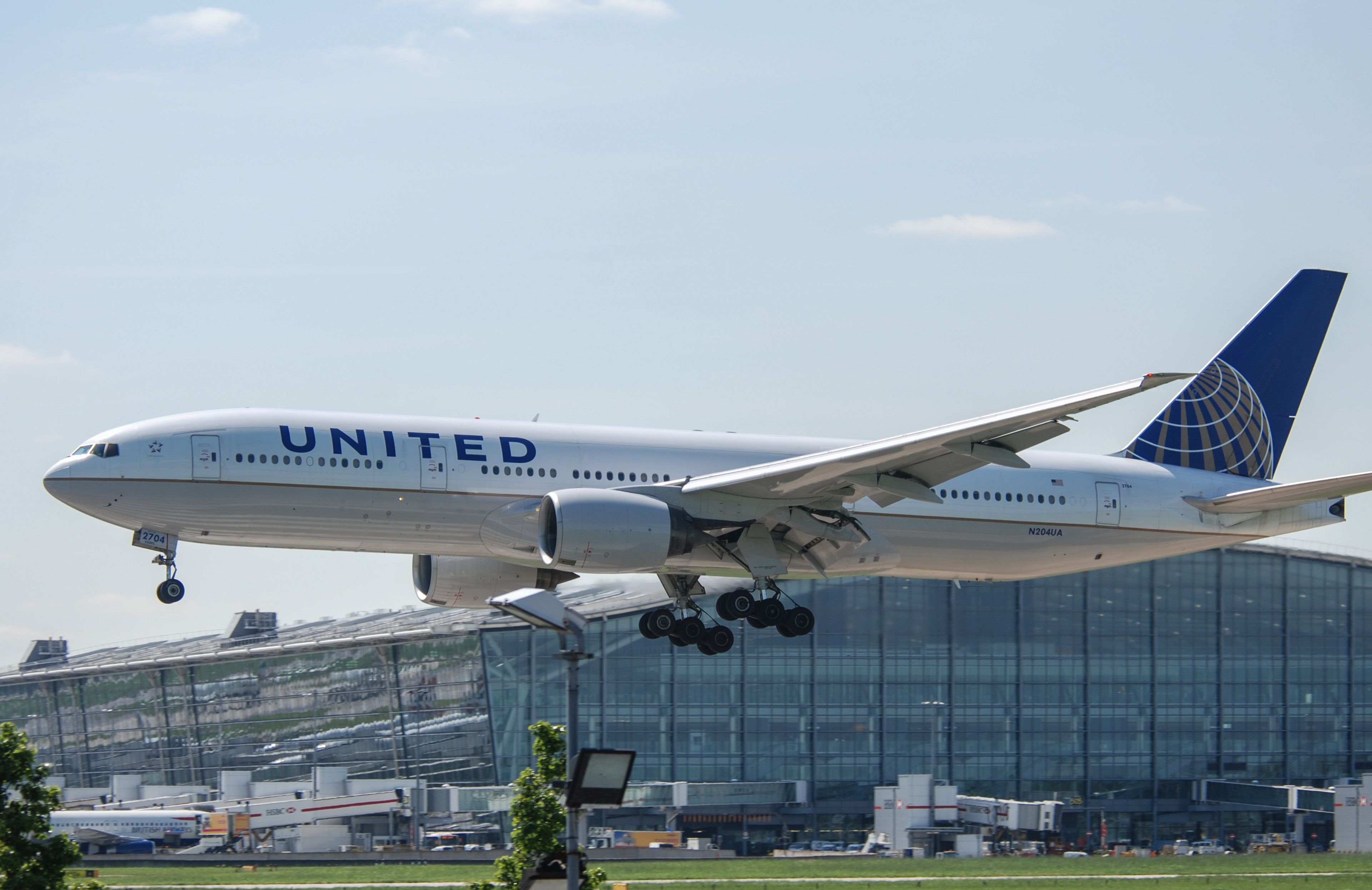 N204UA/N204UA United Airlines Boeing 777-222ER Photo by Ayronautica - AVSpotters.com