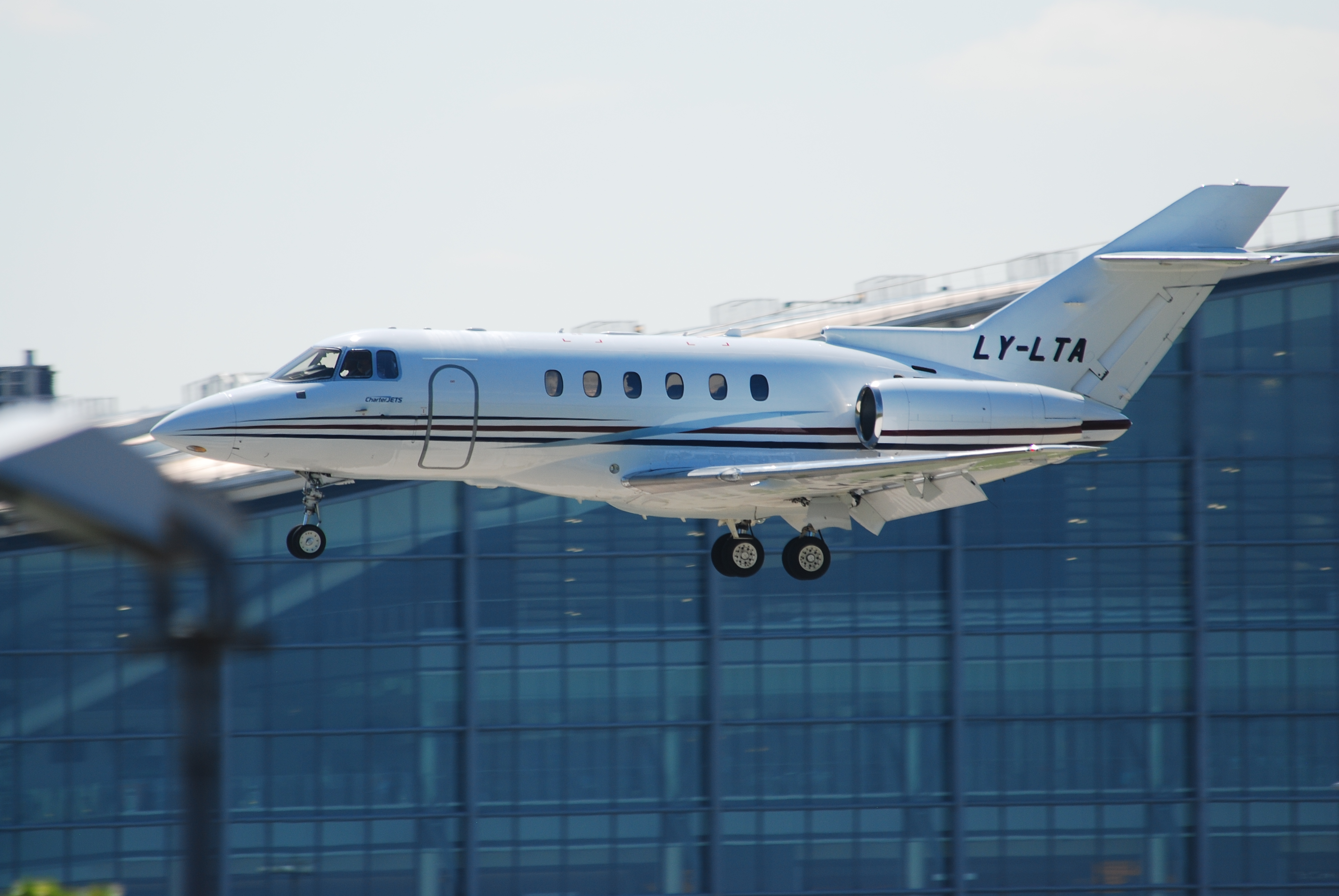 LY-LTA/LYLTA Corporate Raytheon Hawker 800XPi Photo by Ayronautica - AVSpotters.com