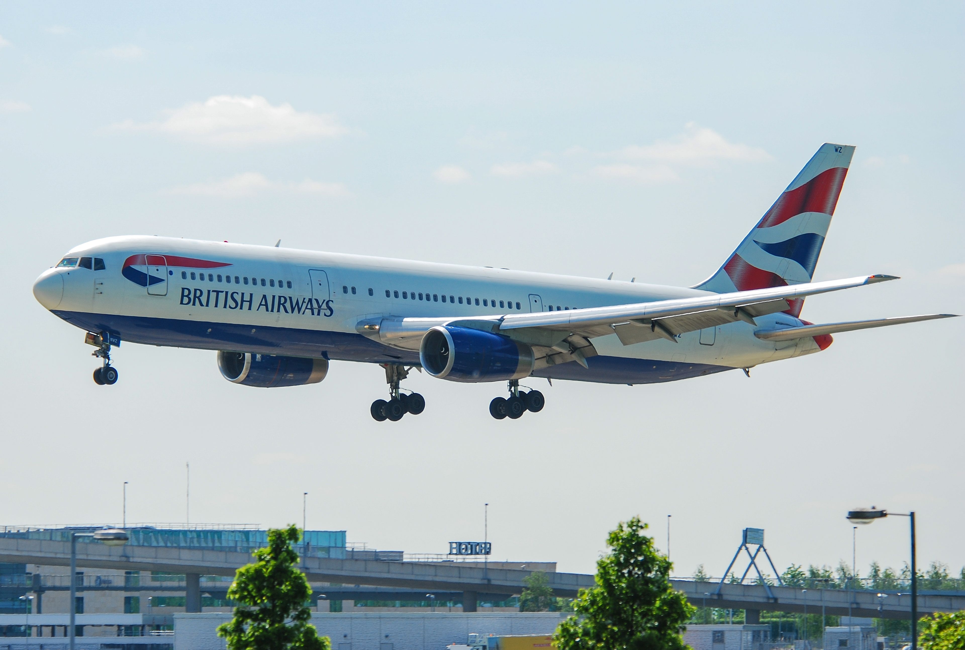 G-BNWZ/GBNWZ British Airways Boeing 767-336ER Photo by Ayronautica - AVSpotters.com