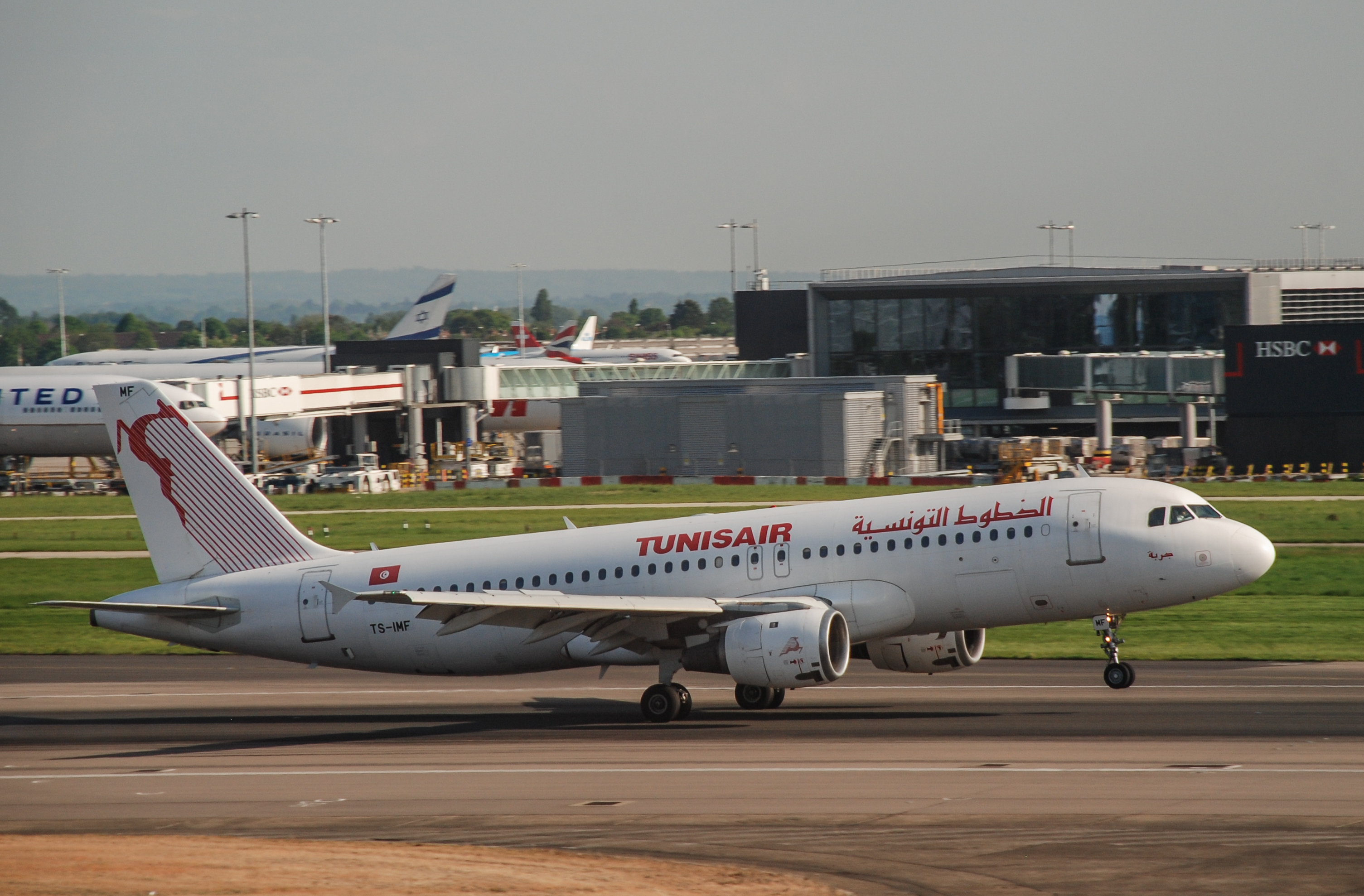 TS-IMF/TSIMF Tunisair Airbus A320-211 Photo by Ayronautica - AVSpotters.com