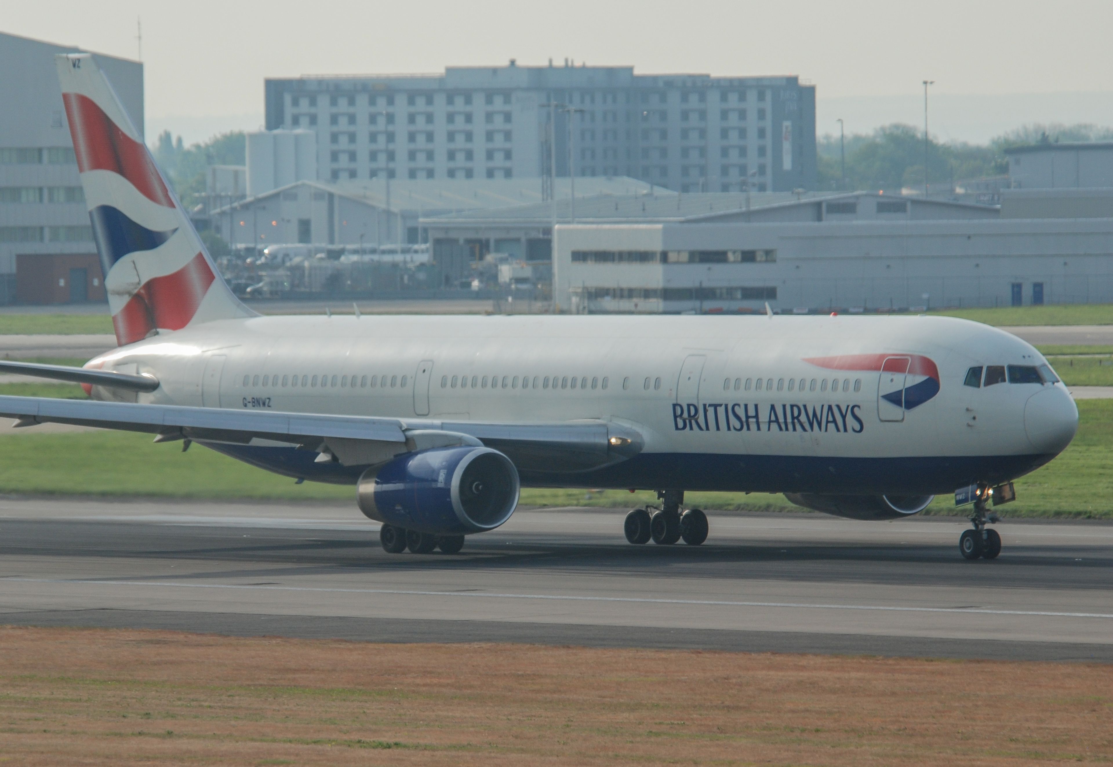 G-BNWZ/GBNWZ British Airways Boeing 767-336ER Photo by Ayronautica - AVSpotters.com