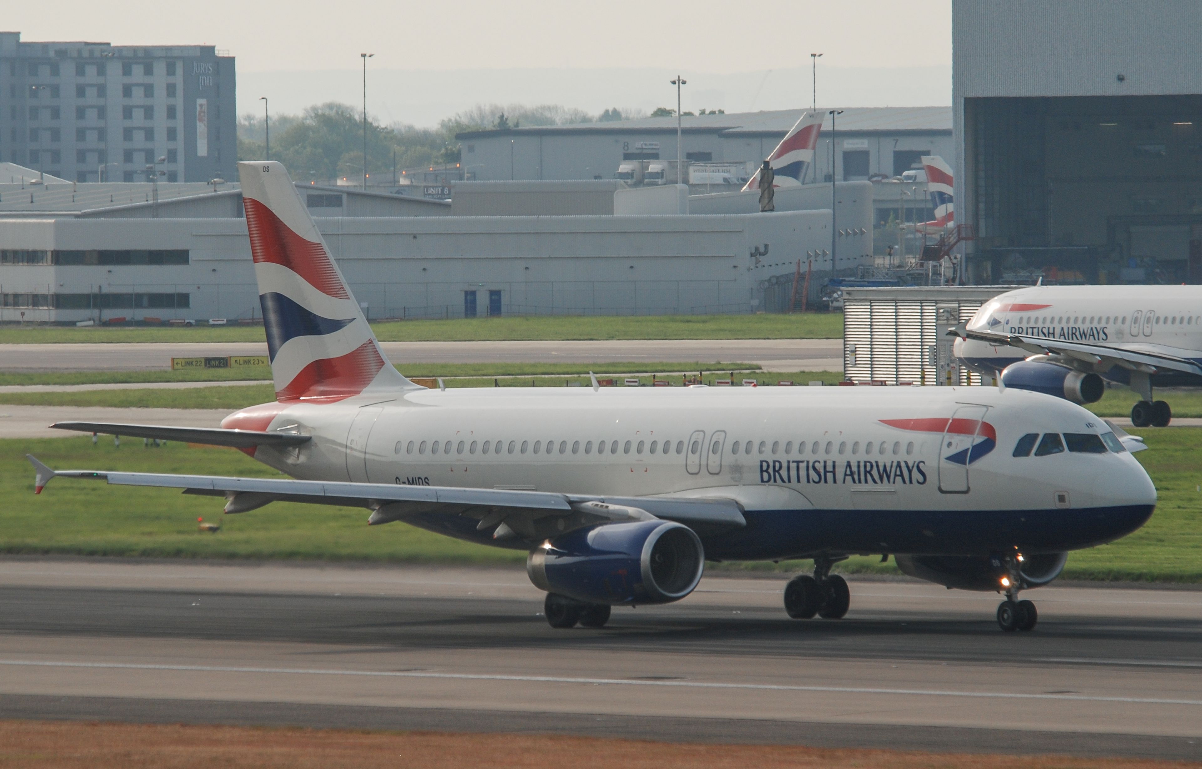 G-MIDS/GMIDS British Airways Airbus A320-232 Photo by Ayronautica - AVSpotters.com