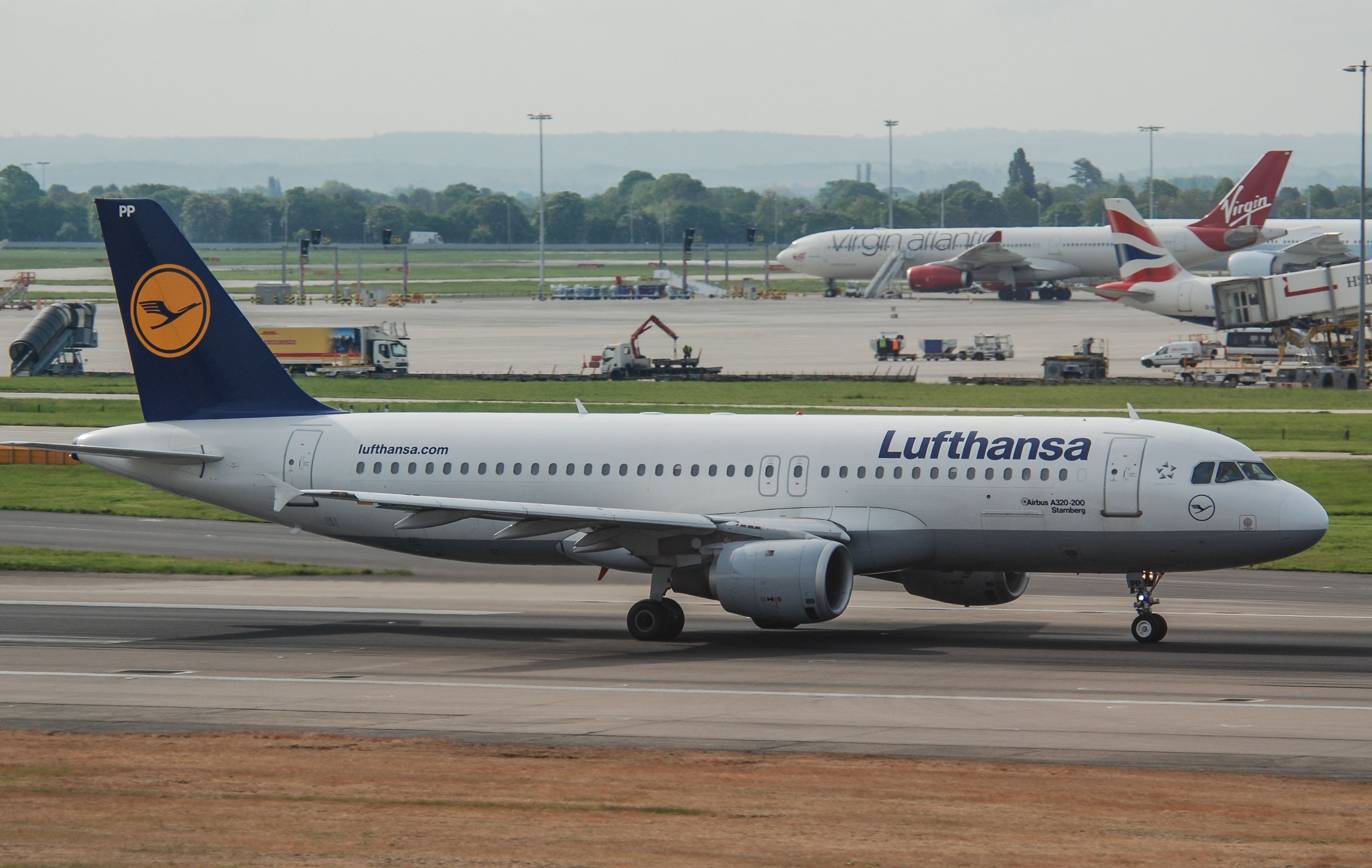 D-AIPP /DAIPP  Lufthansa  Airbus A320 Airframe Information - AVSpotters.com
