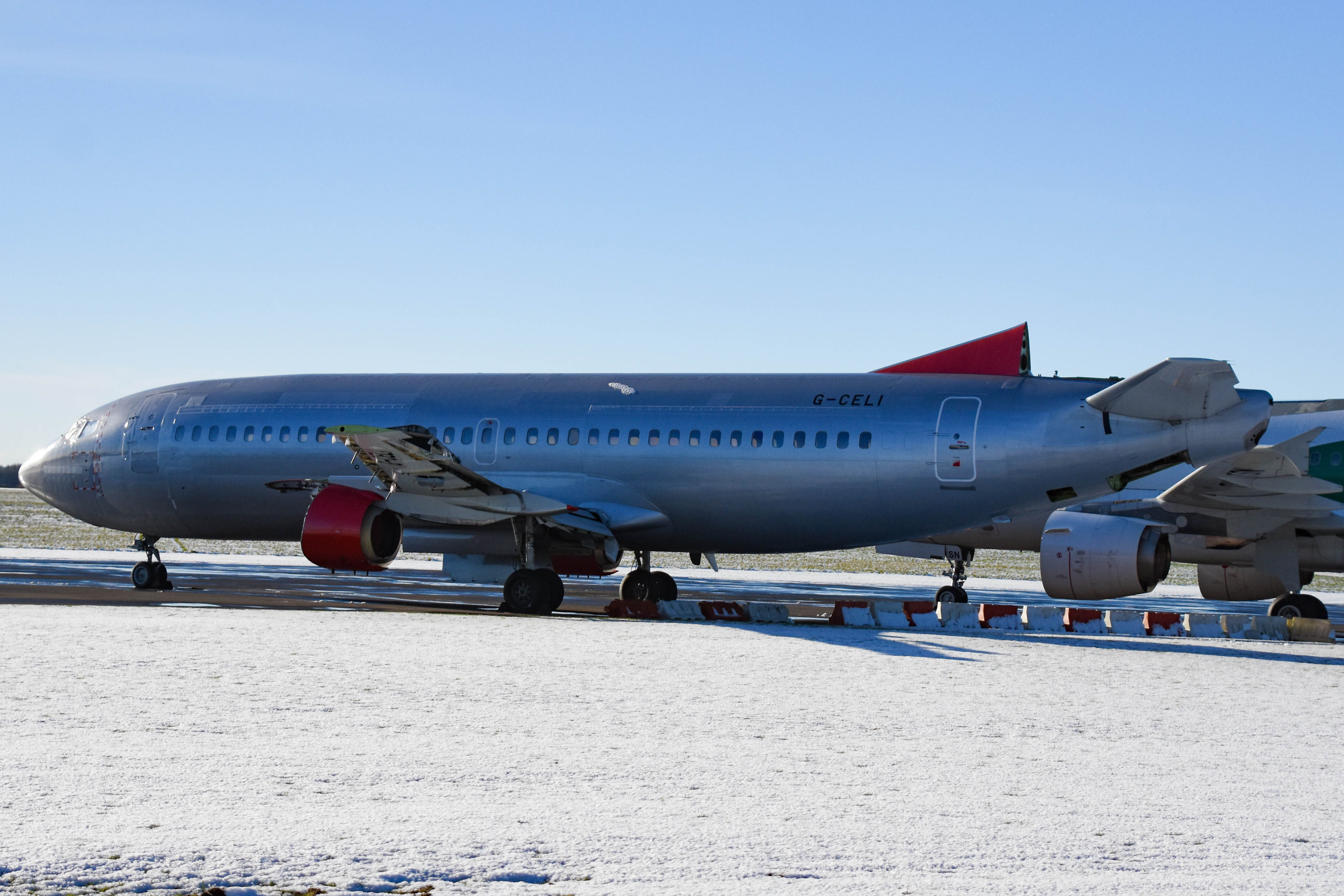 G-CELI/GCELI Jet2 Boeing 737-330(WL) Photo by colinw - AVSpotters.com