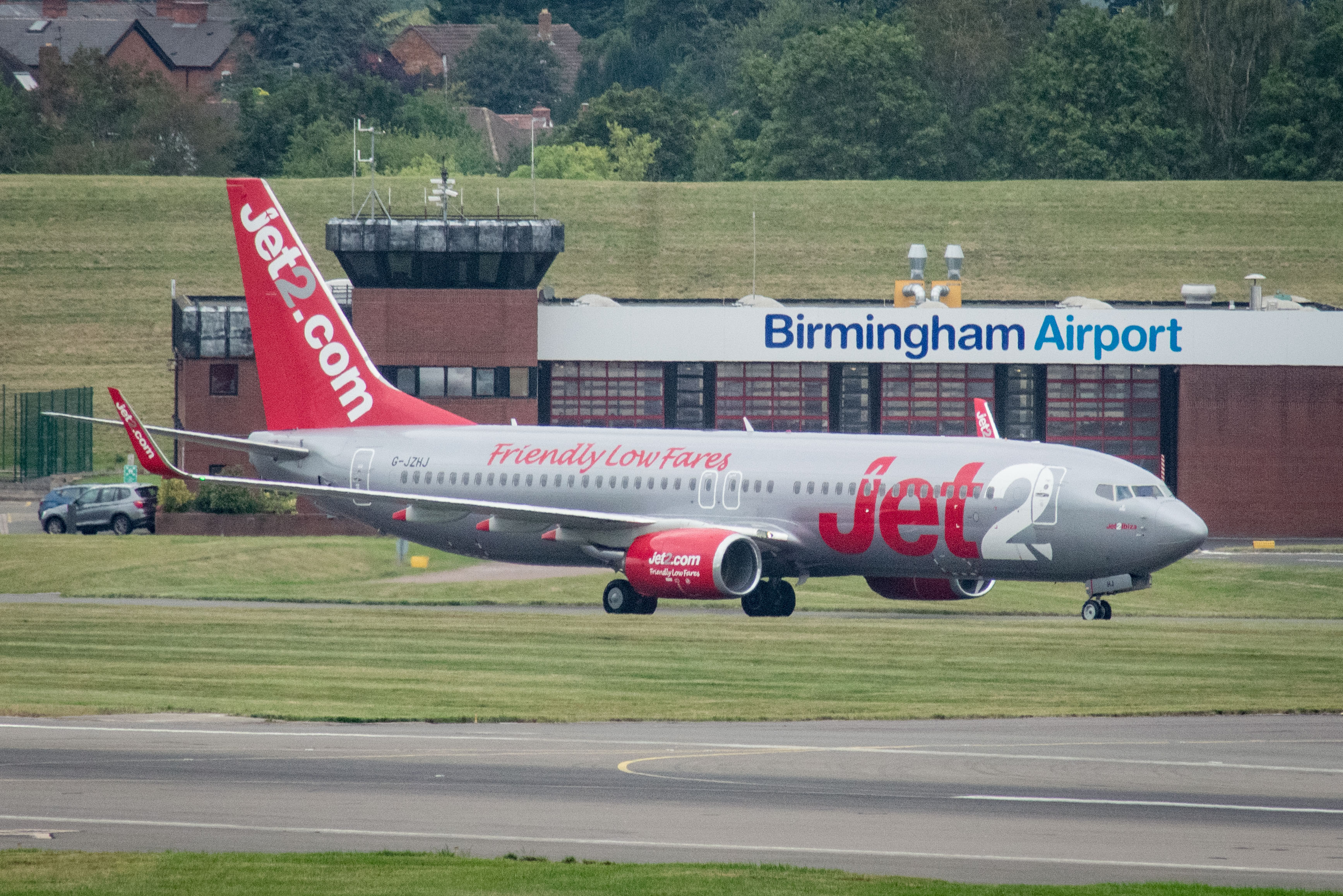 G-JZHJ/GJZHJ Jet2 Boeing 737-8MG(WL) Photo by AV8 Photos - AVSpotters.com