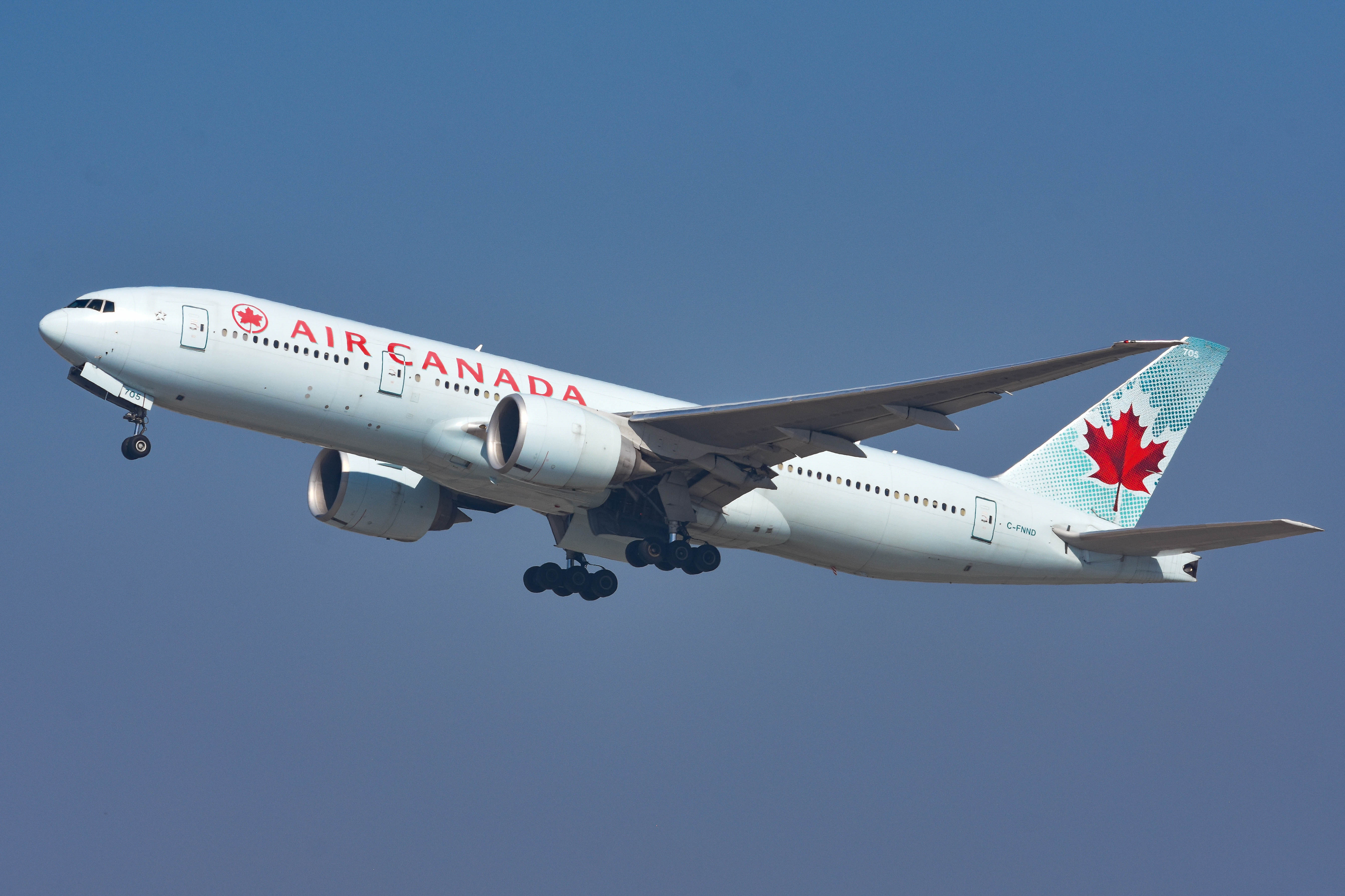 C-FNND/CFNND Air Canada Boeing 777-233LR Photo by colinw - AVSpotters.com