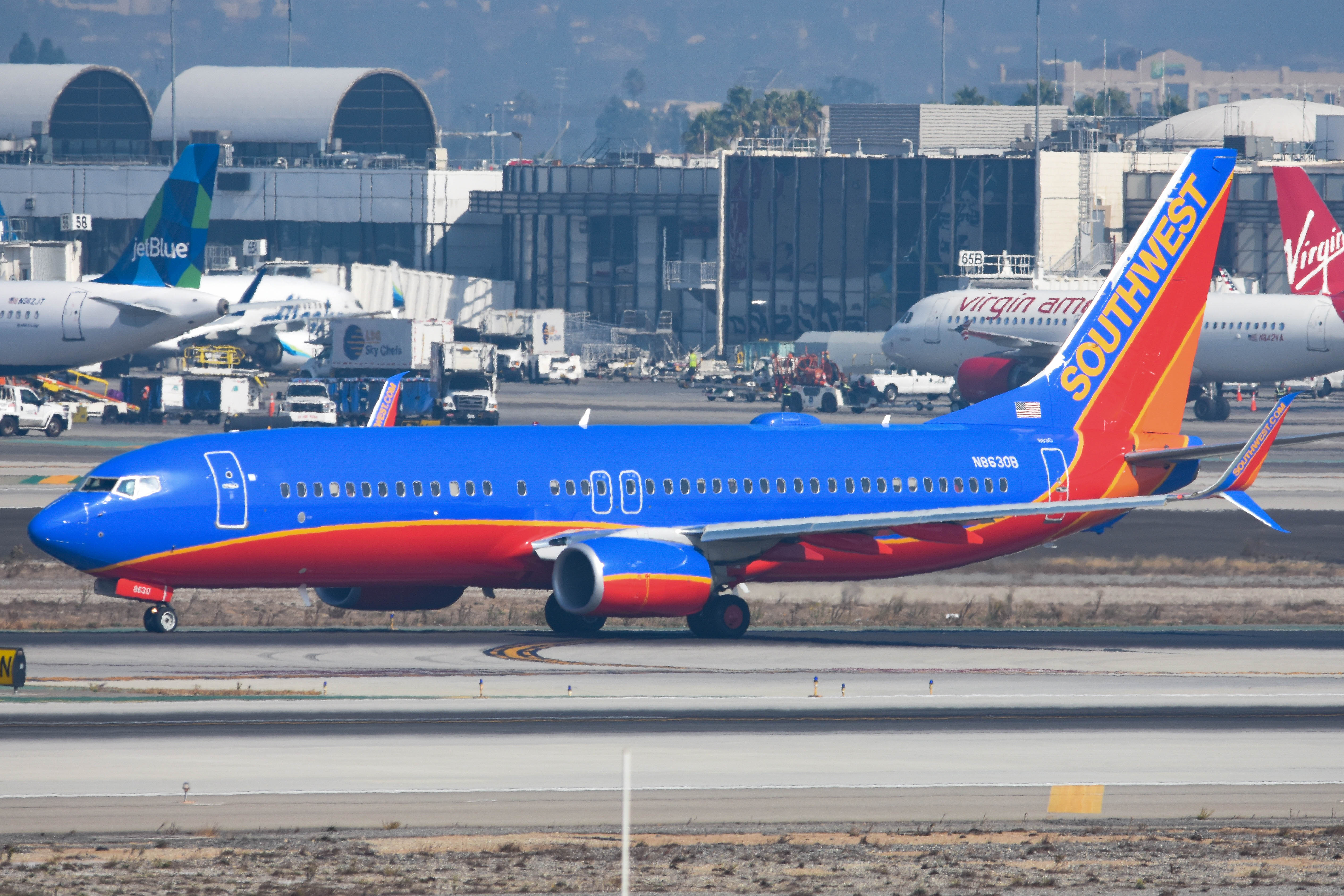 N8630B/N8630B Southwest Airlines Boeing 737-8H4(WL) Photo by colinw - AVSpotters.com