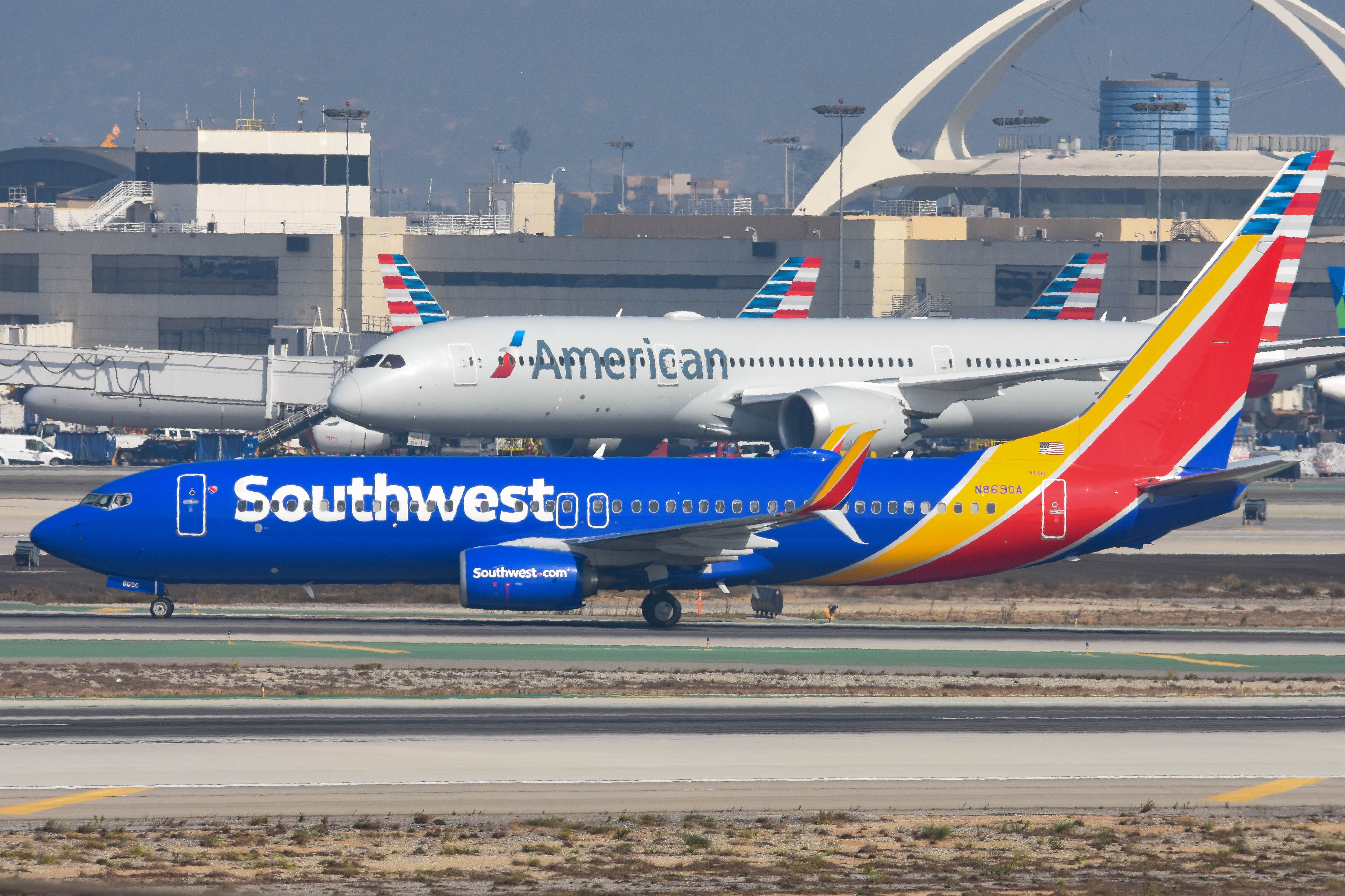 N8690A/N8690A Southwest Airlines Boeing 737-8H4(WL) Photo by colinw - AVSpotters.com