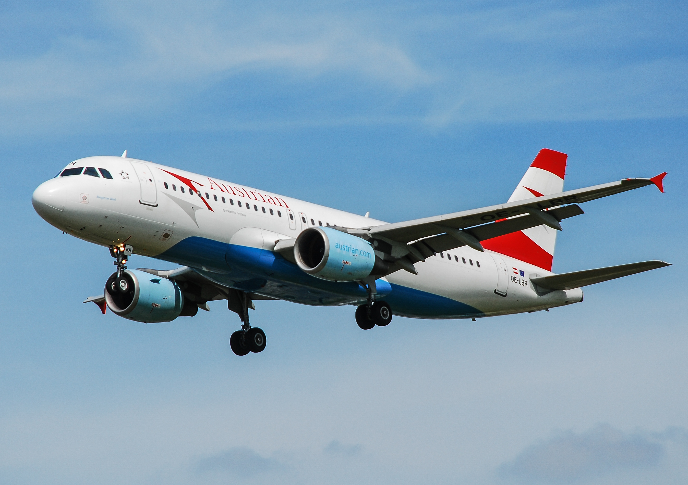 OE-LBR/OELBR Austrian Airlines Airbus A320 Airframe Information - AVSpotters.com