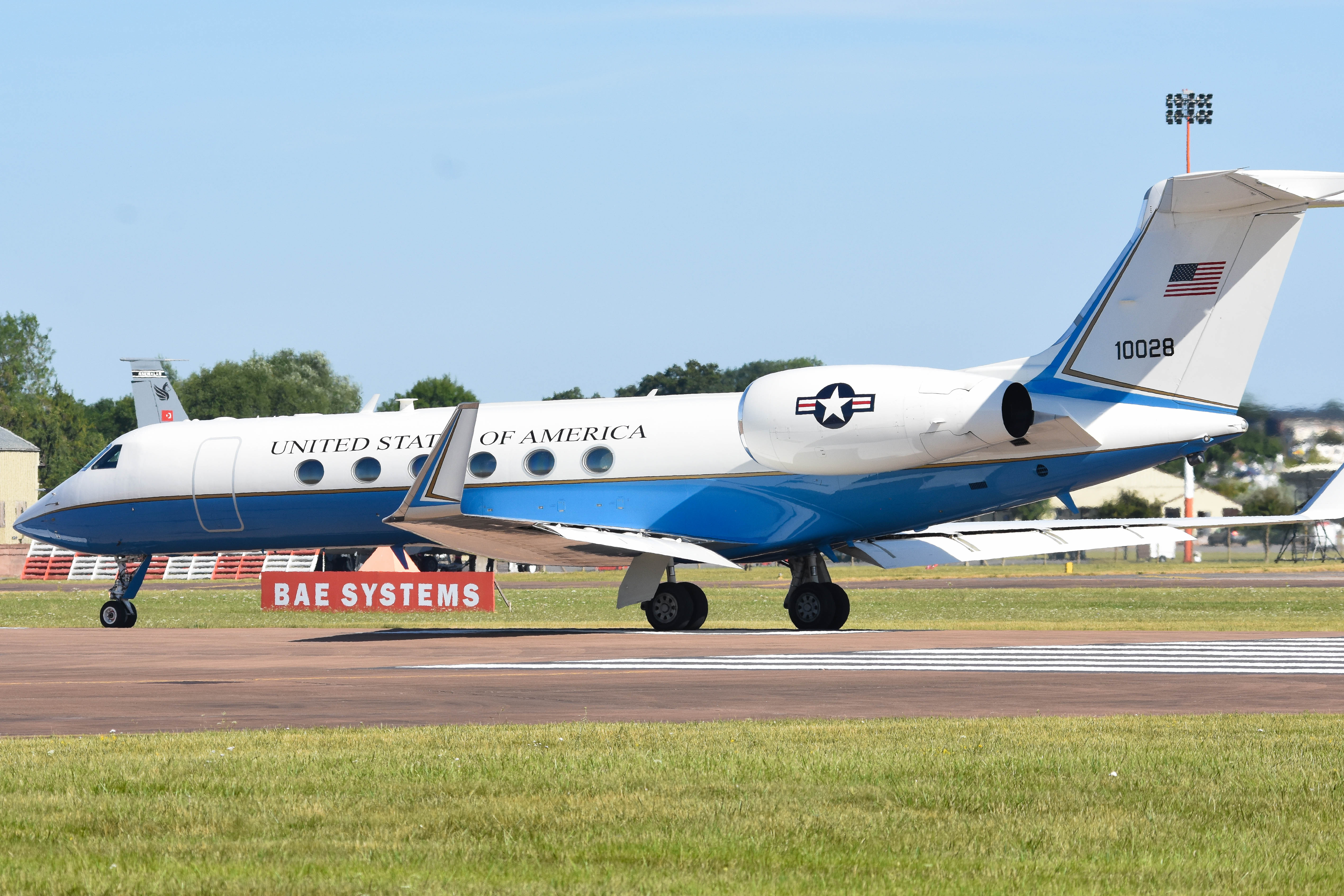 01-0028/010028 USAF - United States Air Force Gulfstream C-37A Photo by colinw - AVSpotters.com