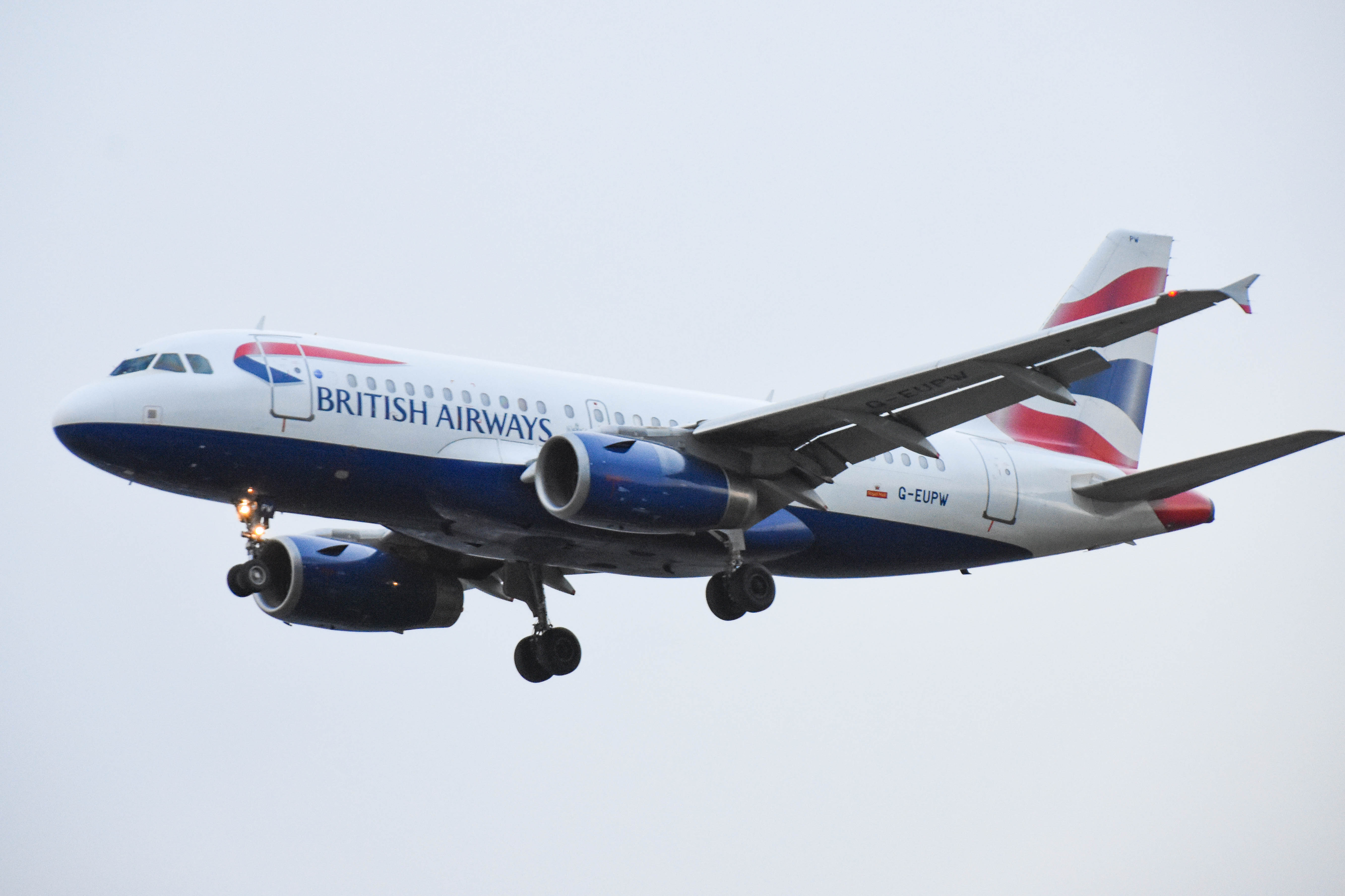 G-EUPW/GEUPW British Airways Airbus A319-131 Photo by colinw - AVSpotters.com