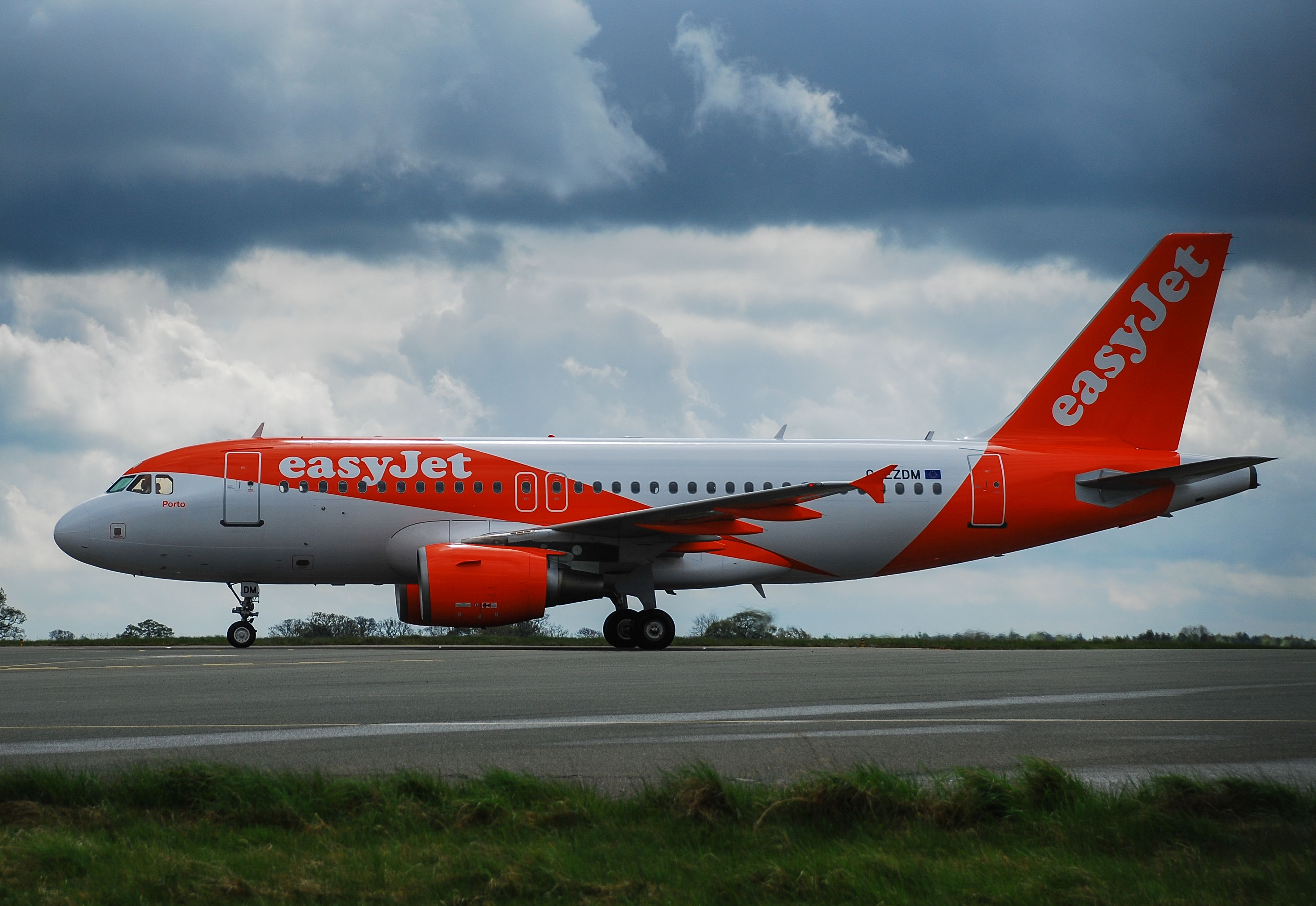 G-EZDM/GEZDM easyJet Airbus A319-111 Photo by Ayronautica - AVSpotters.com