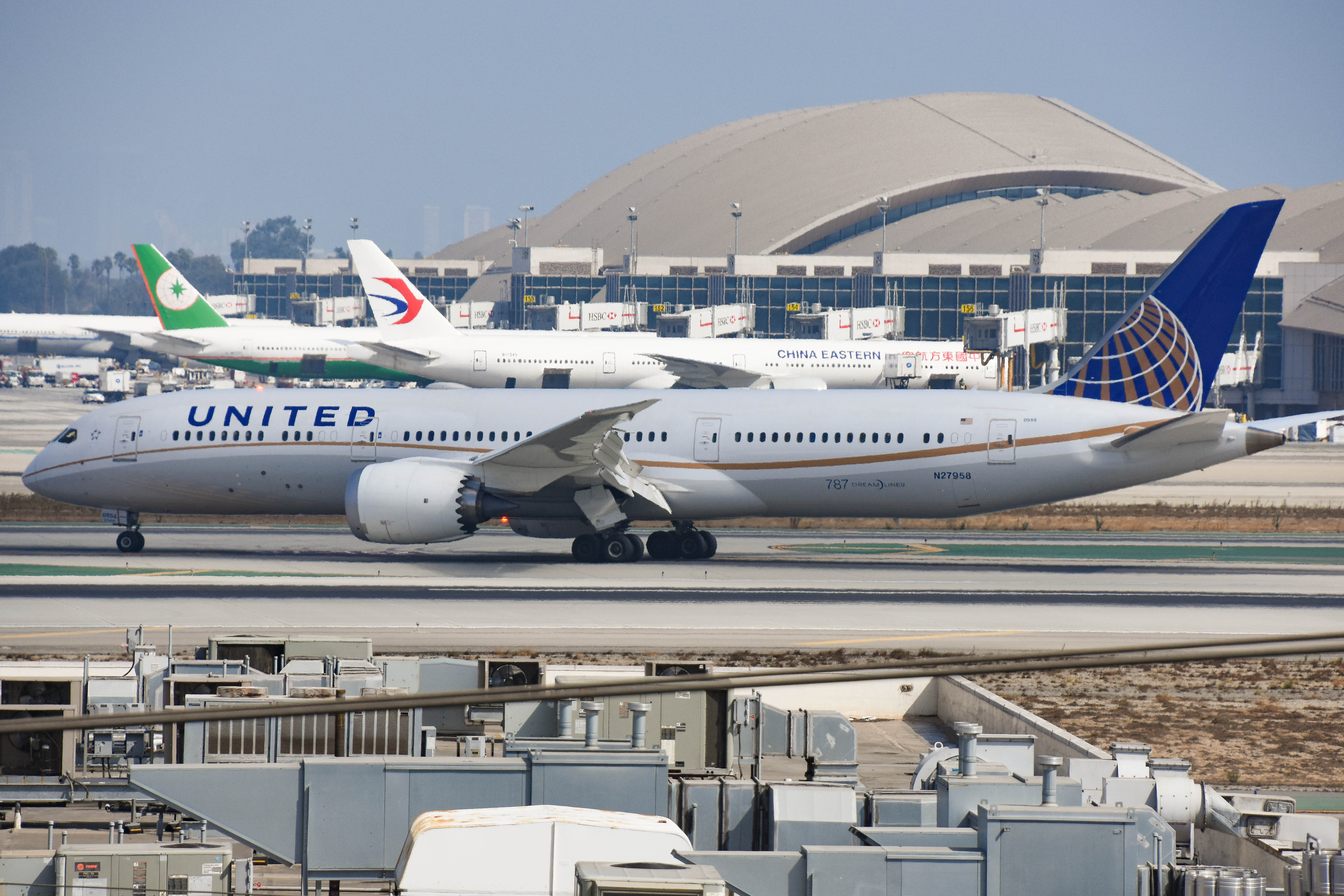 N27958/N27958 United Airlines Boeing 787-9 Photo by colinw - AVSpotters.com