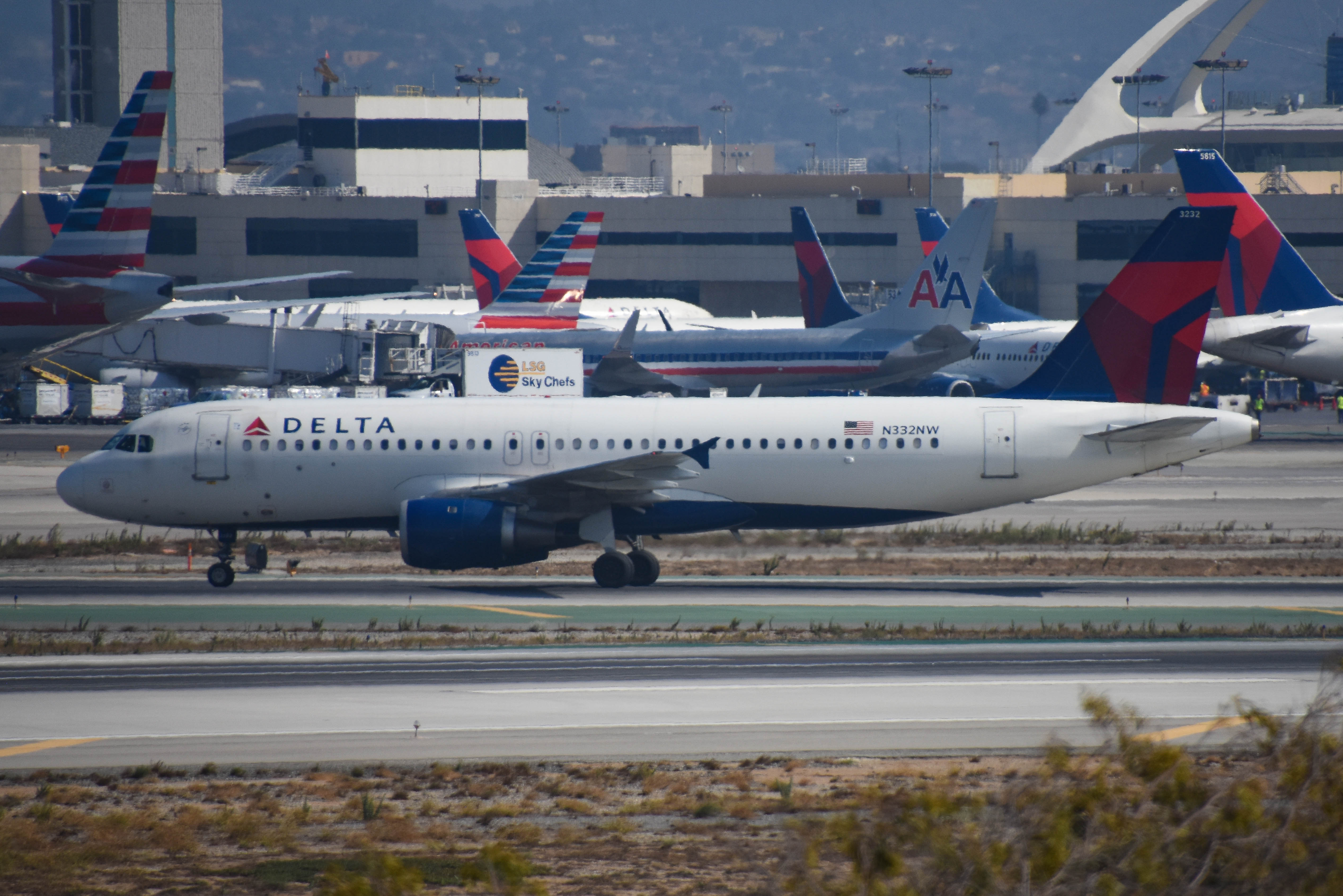 N332NW/N332NW Delta Air Lines Airbus A320-211 Photo by colinw - AVSpotters.com