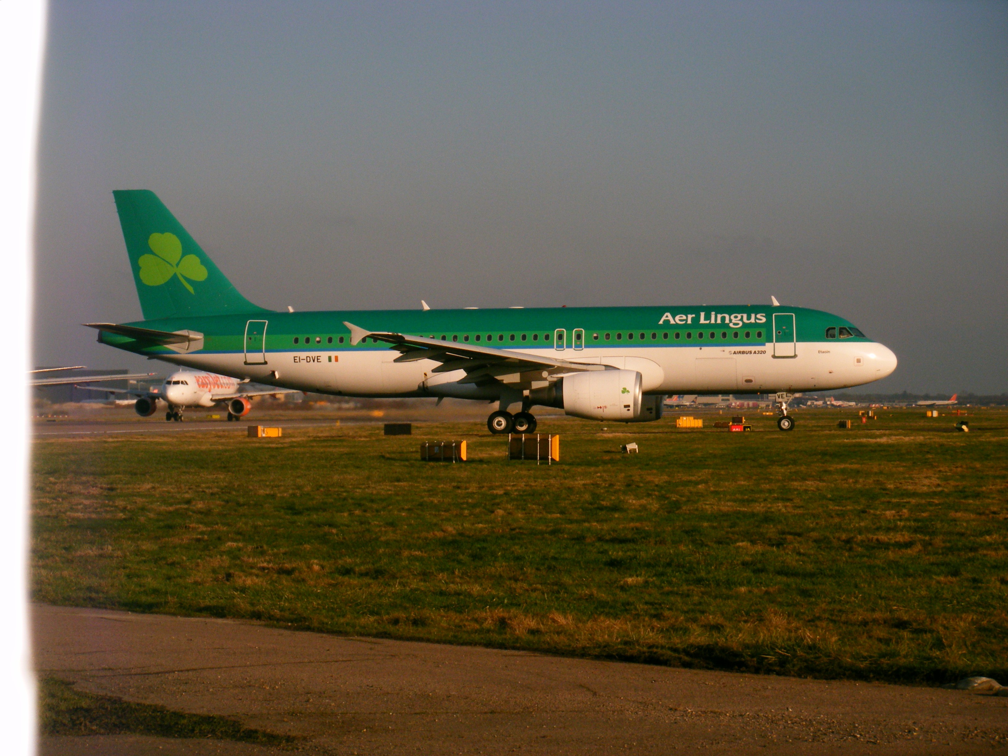 EI-DEC/EIDEC Aer Lingus Airbus A320-214 Photo by RJflyer - AVSpotters.com