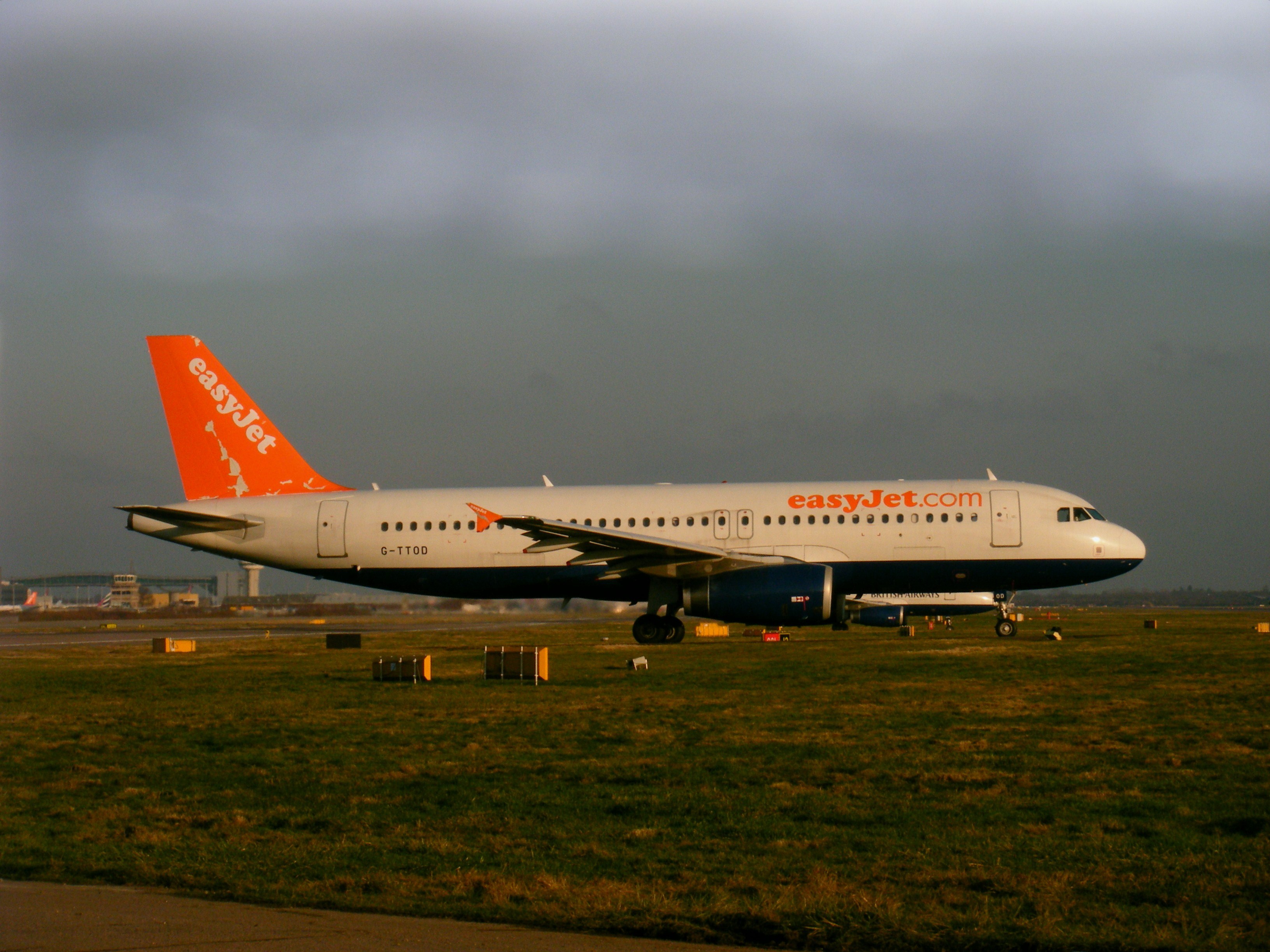 G-TTOD/GTTOD easyJet Airbus A320-232 Photo by RJflyer - AVSpotters.com