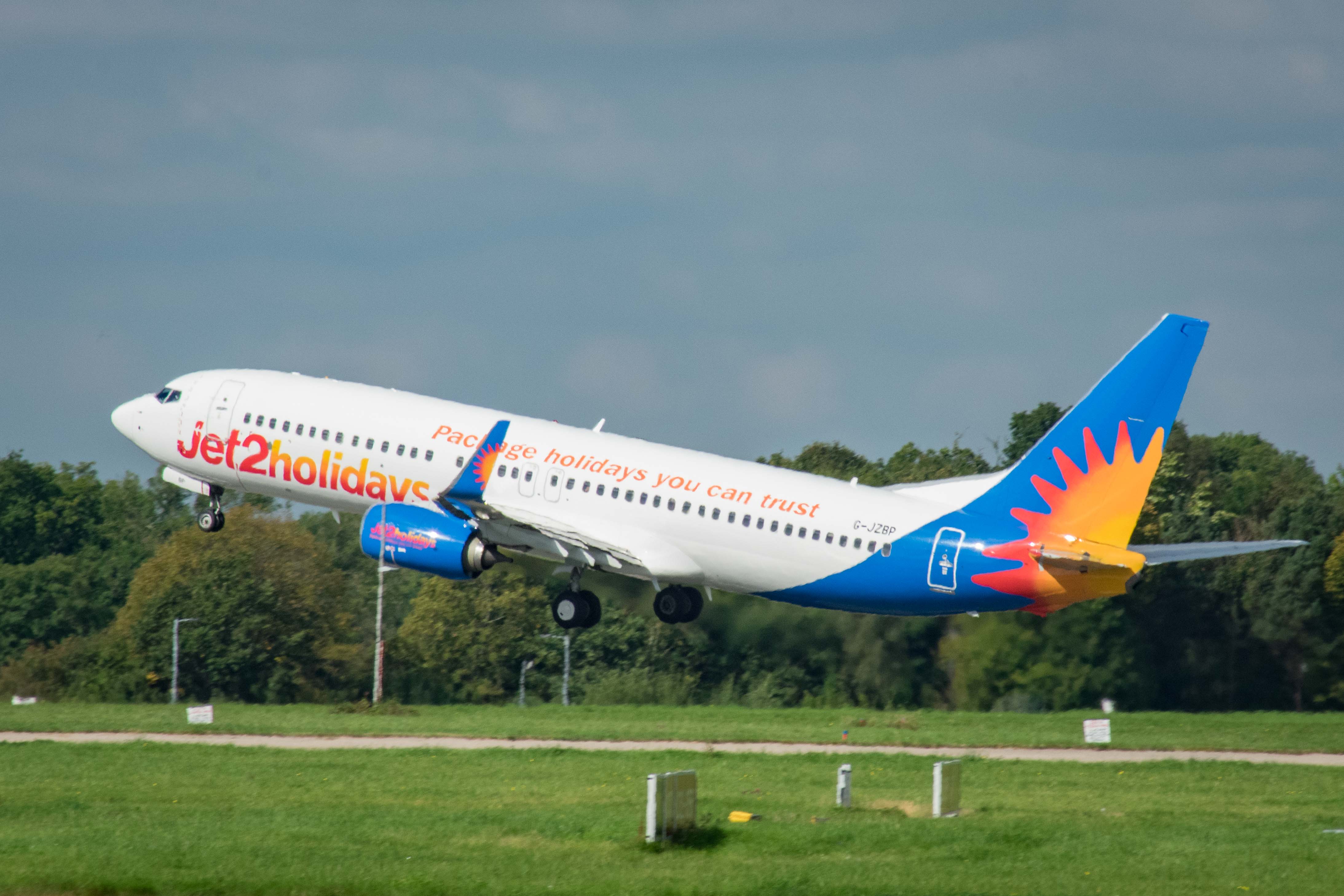 G-JZBP/GJZBP Jet2 Boeing 737-800(WL) Photo by AV8 Photos - AVSpotters.com