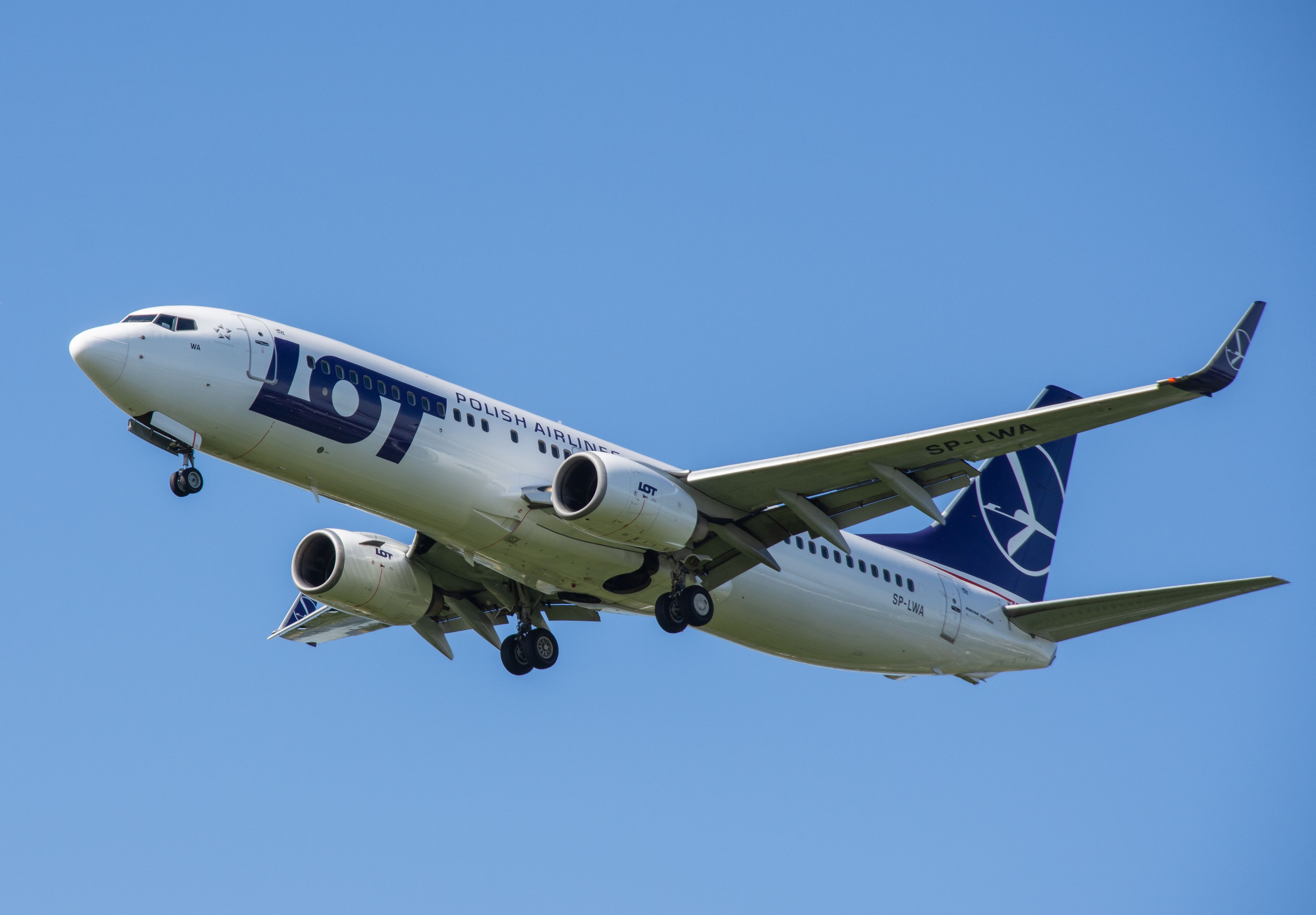 SP-LWA/SPLWA LOT Polish Airlines Boeing 737-89P(WL) Photo by Ayronautica - AVSpotters.com