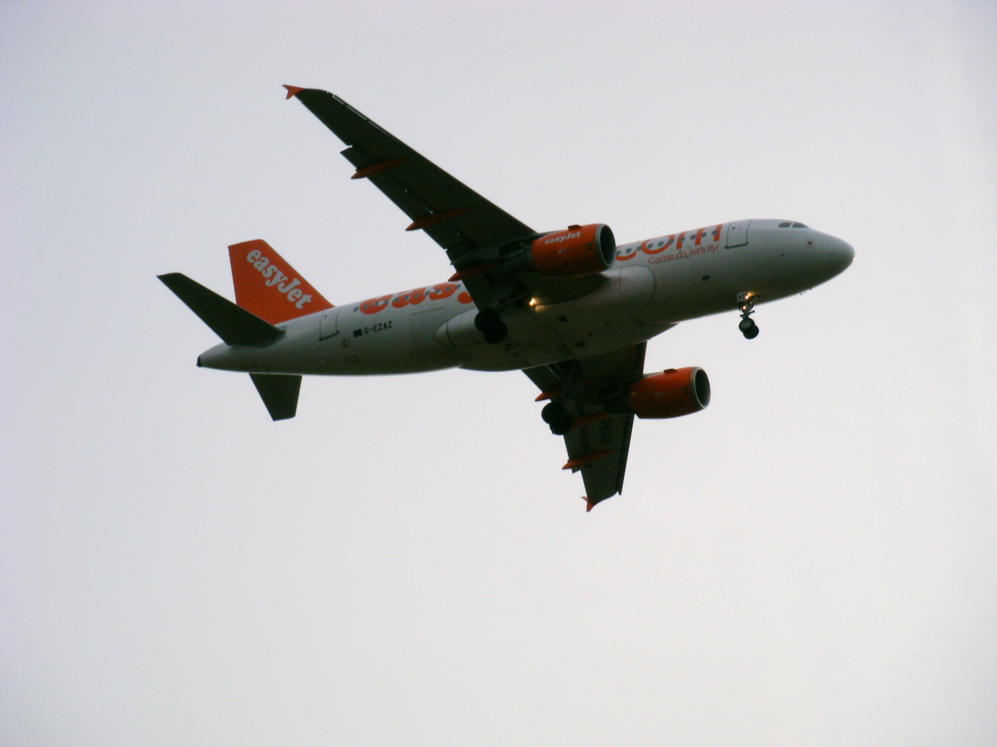 G-EZAZ/GEZAZ easyJet Airbus A319-111 Photo by RJflyer - AVSpotters.com