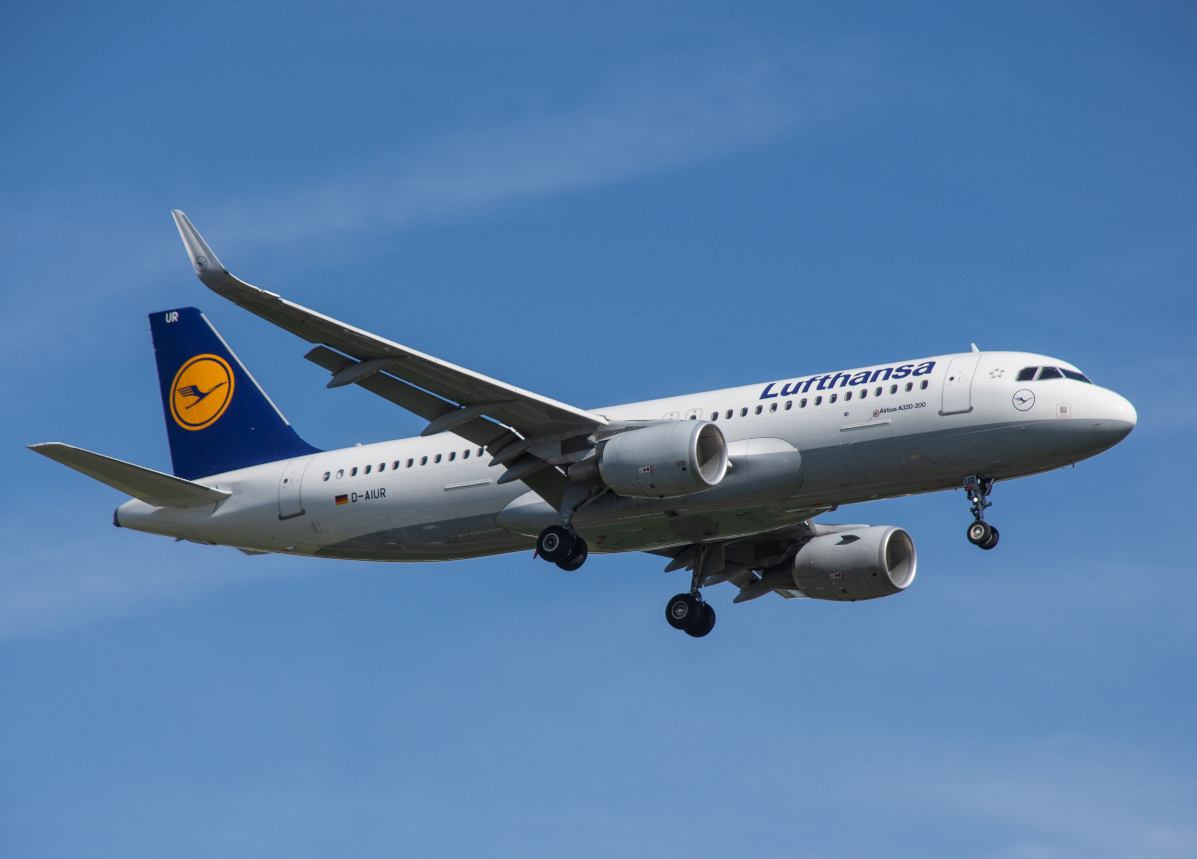 D-AIUR/DAIUR Discover Airlines Airbus A320 Airframe Information - AVSpotters.com