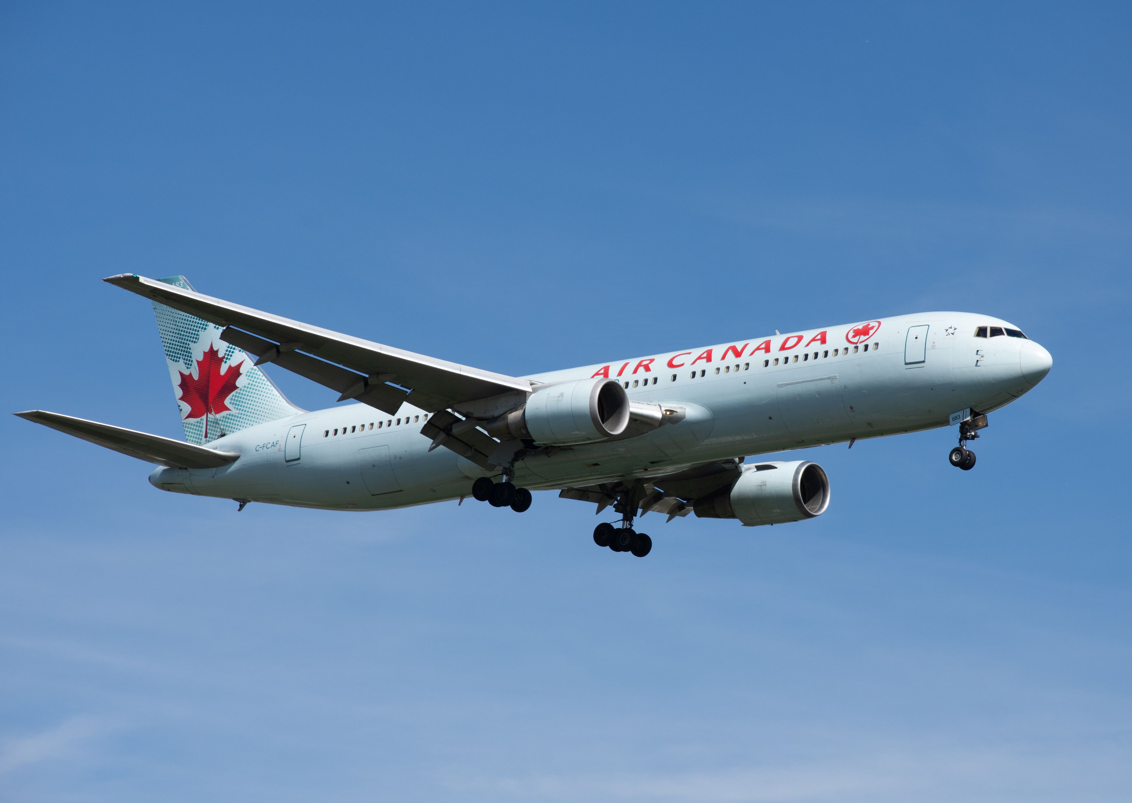 C-FCAF/CFCAF Air Canada Boeing 767 Airframe Information - AVSpotters.com
