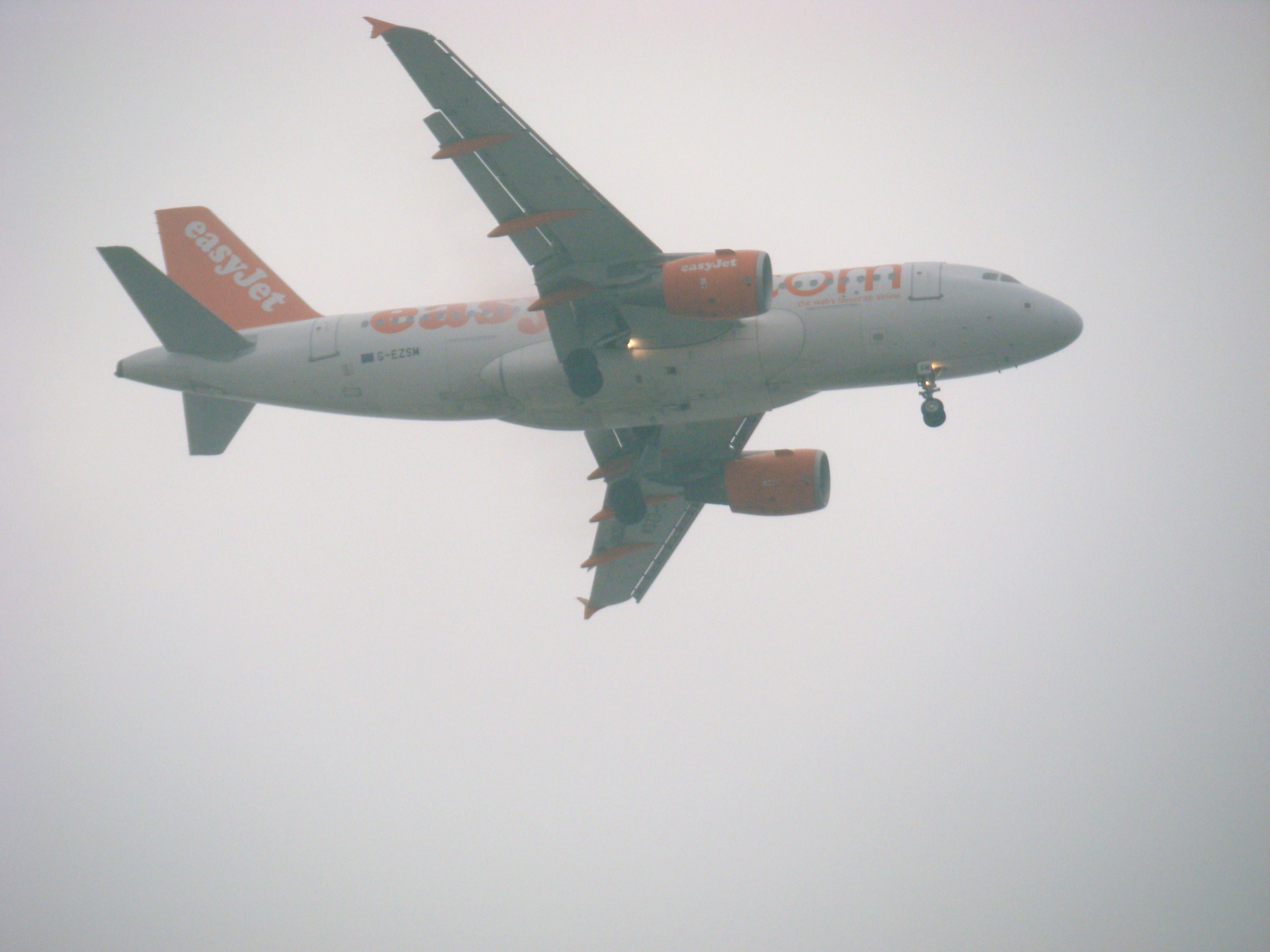 G-EZSM/GEZSM easyJet Airbus A319-111 Photo by RJflyer - AVSpotters.com