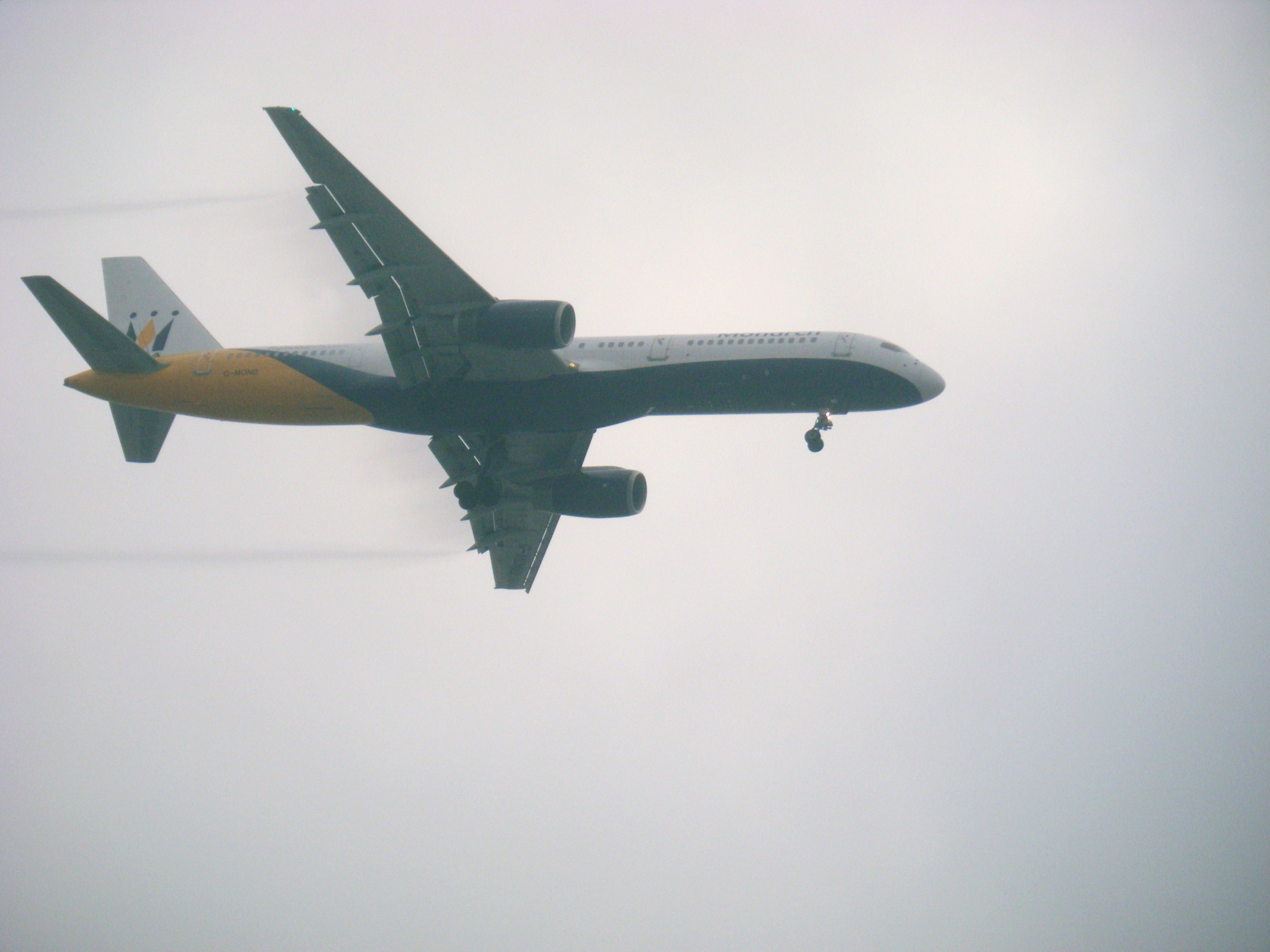 G-MOND/GMOND Monarch Airlines Boeing 757-2T7 Photo by RJflyer - AVSpotters.com