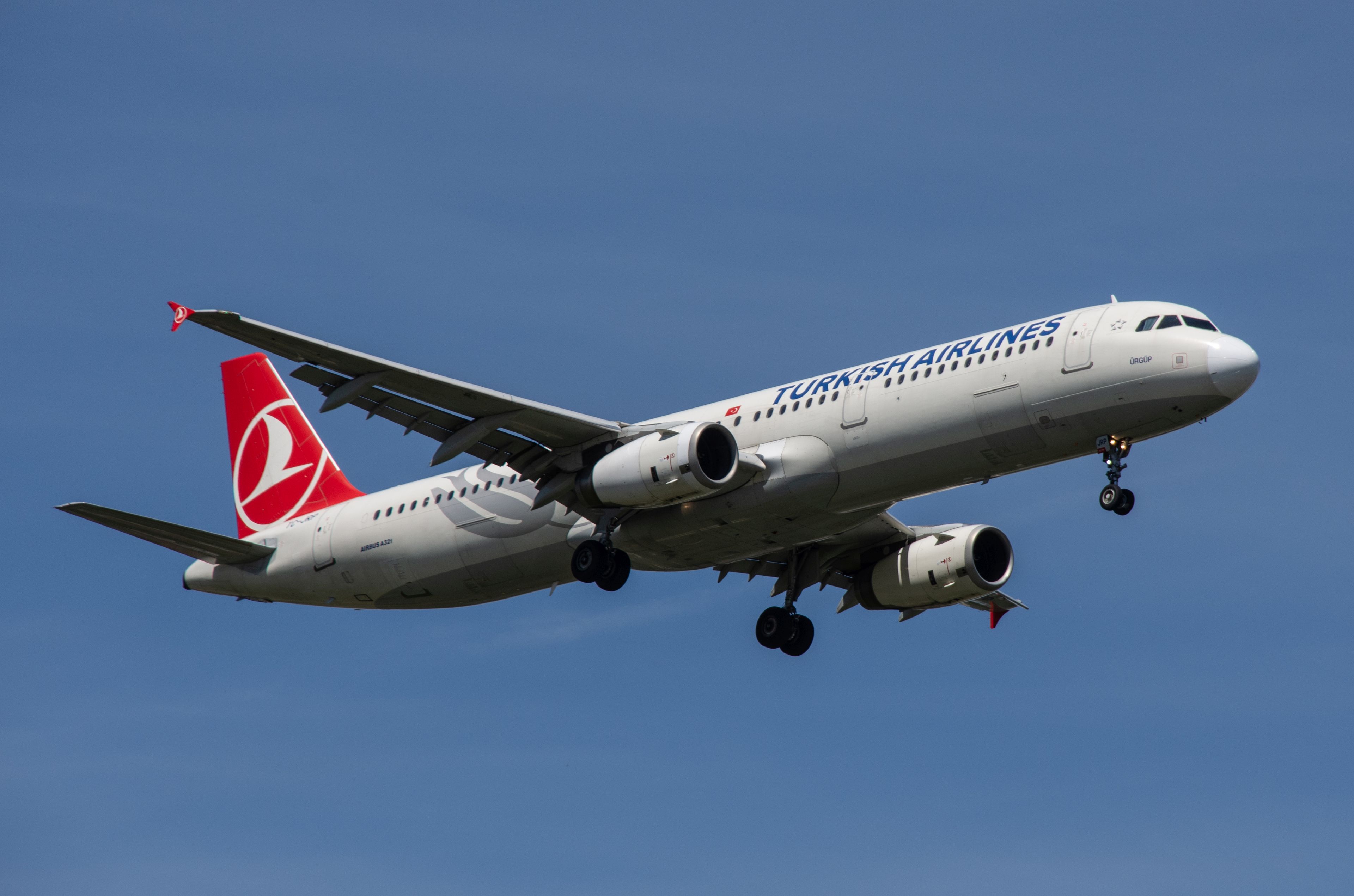 TC-JRP/TCJRP THY Turkish Airlines Airbus A321-232 Photo by Ayronautica - AVSpotters.com