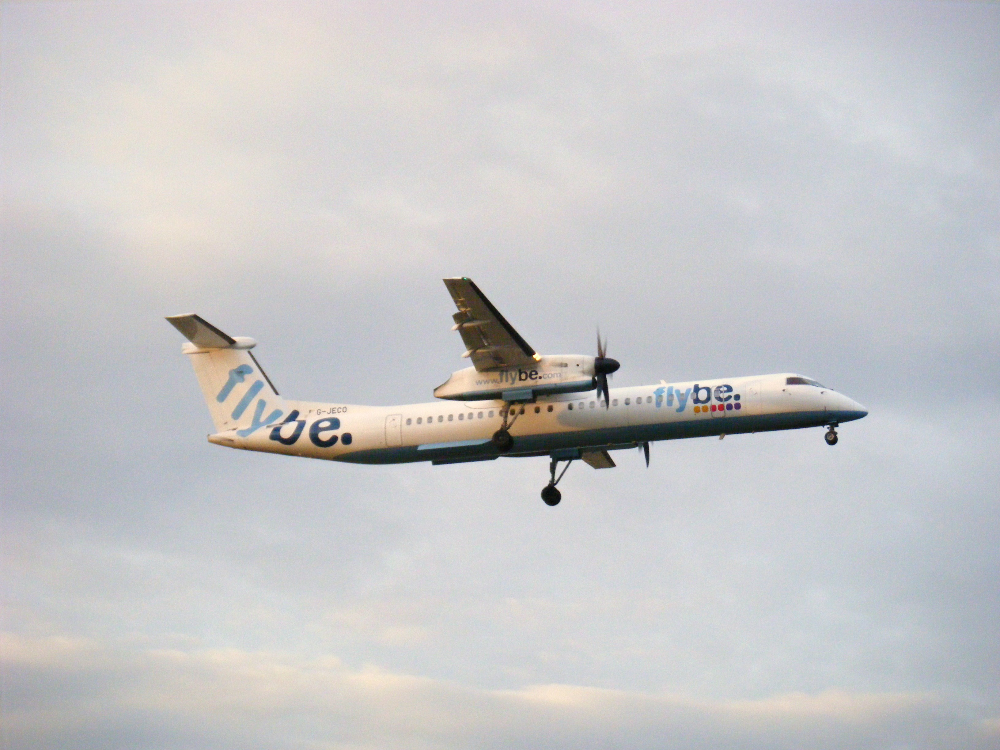 G-JECO/GJECO FlyBe Bombardier DHC-8-402 Photo by RJflyer - AVSpotters.com