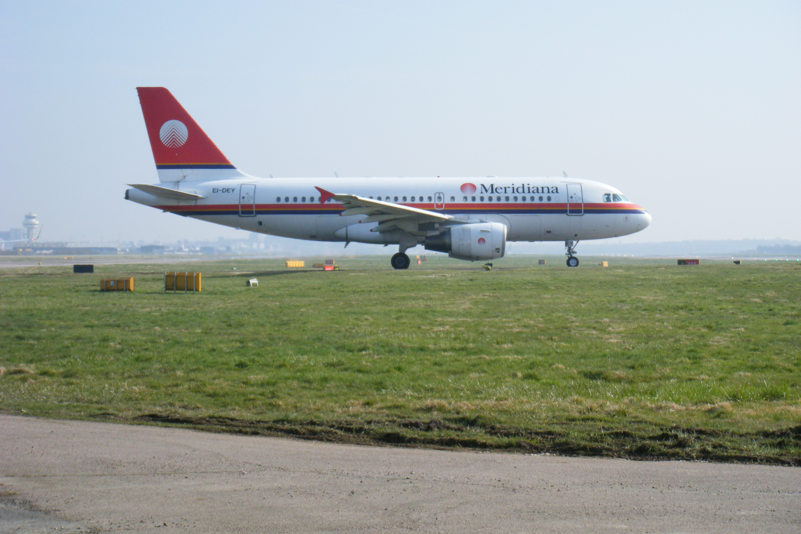 EI-DEY/EIDEY Meridiana Airbus A319-112 Photo by RJflyer - AVSpotters.com