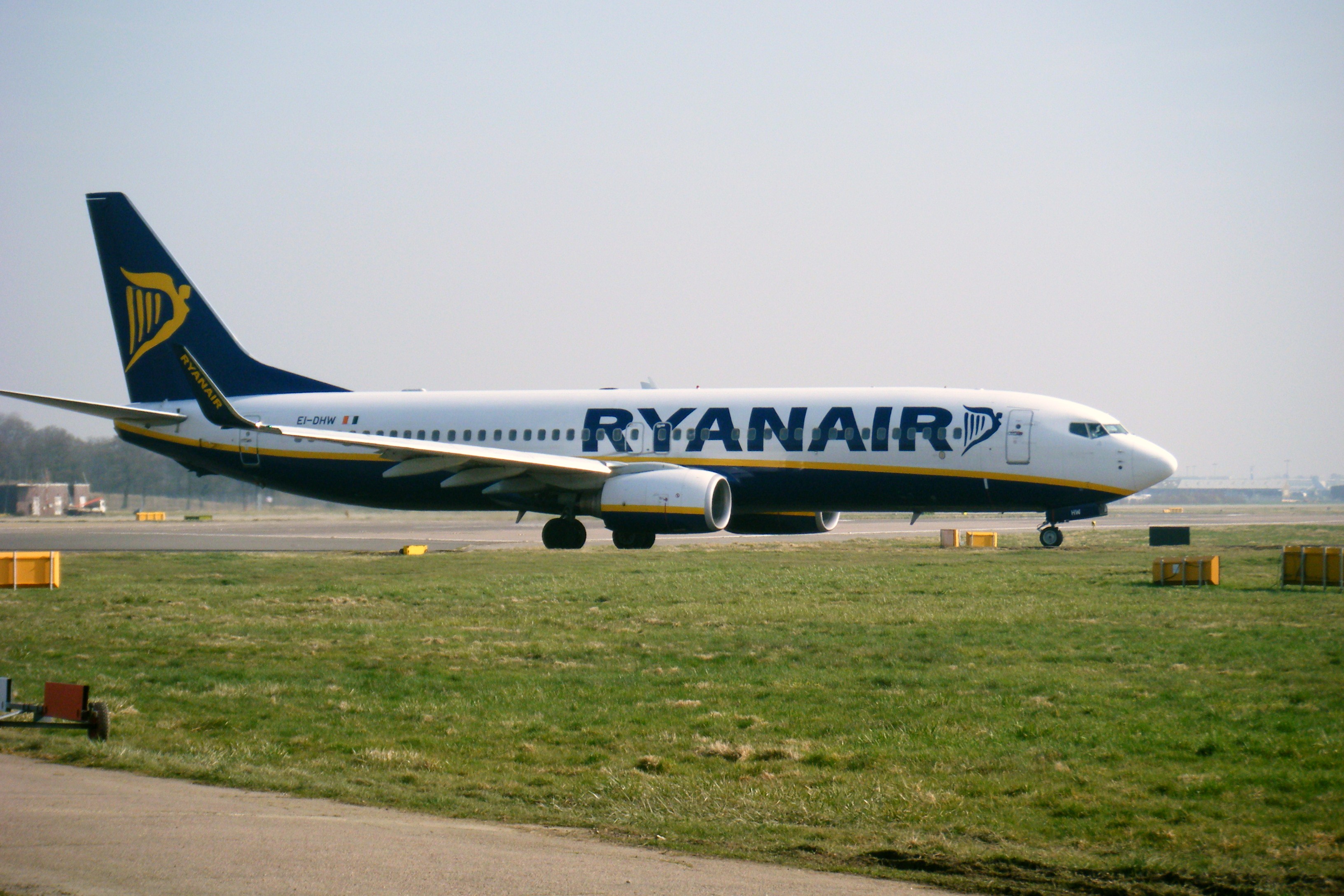 EI-DHW/EIDHW Ryanair Boeing 737-8AS(WL) Photo by RJflyer - AVSpotters.com