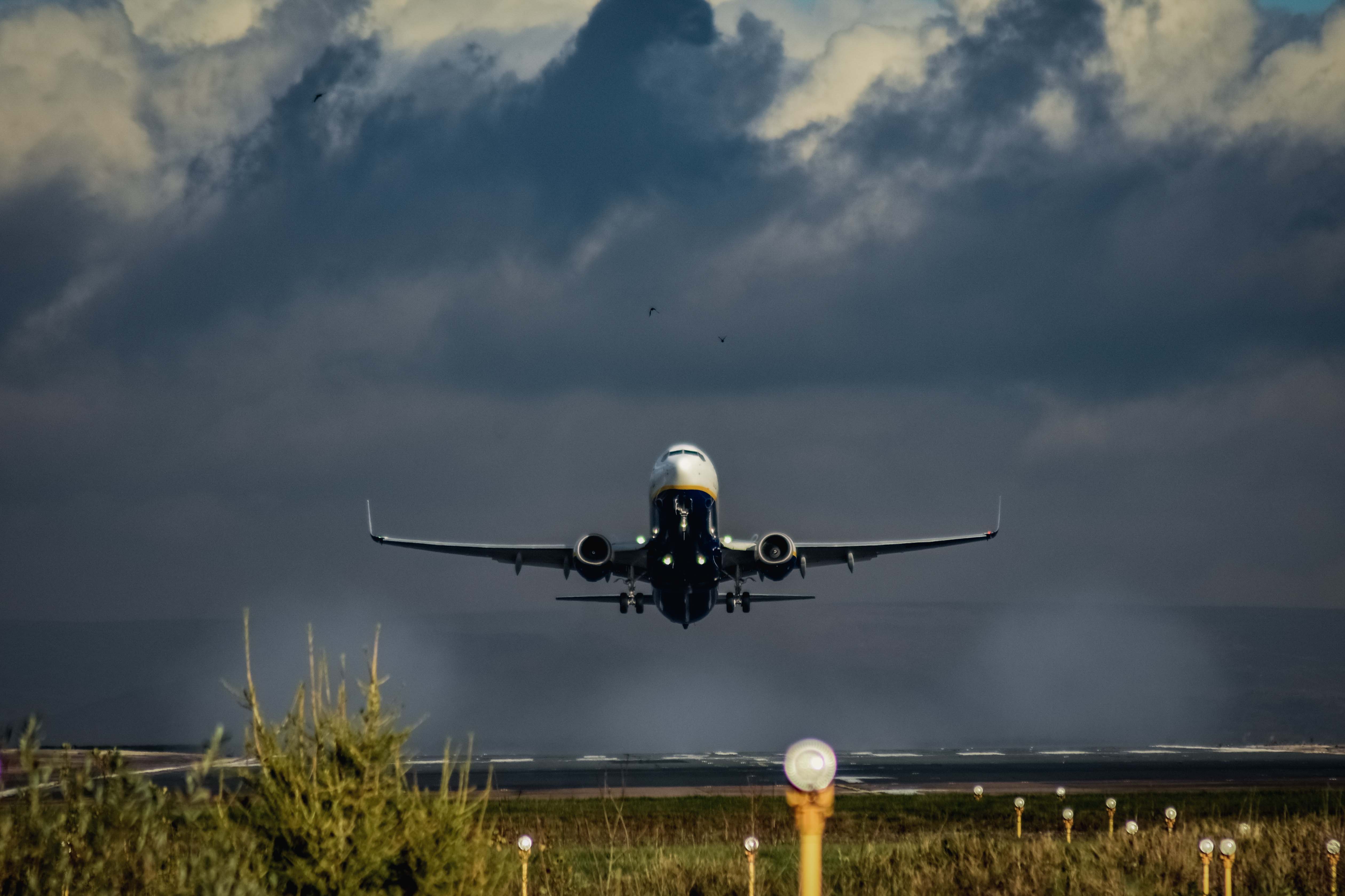 EI-ENA/EIENA Ryanair Boeing 737-8AS(WL) Photo by AV8 Photos - AVSpotters.com