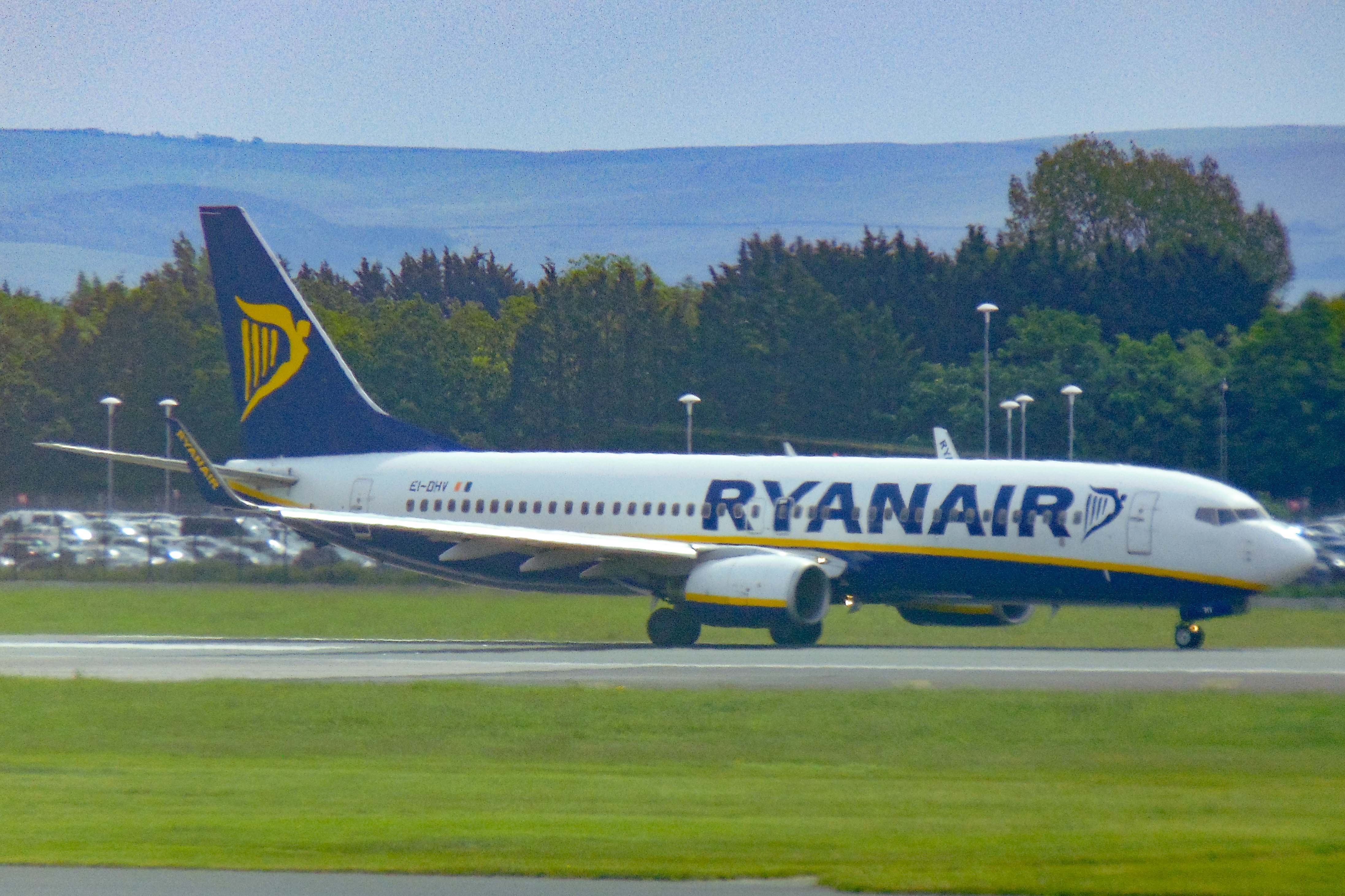 EI-DHV/EIDHV Ryanair Boeing 737-8AS(WL) Photo by AV8 Photos - AVSpotters.com