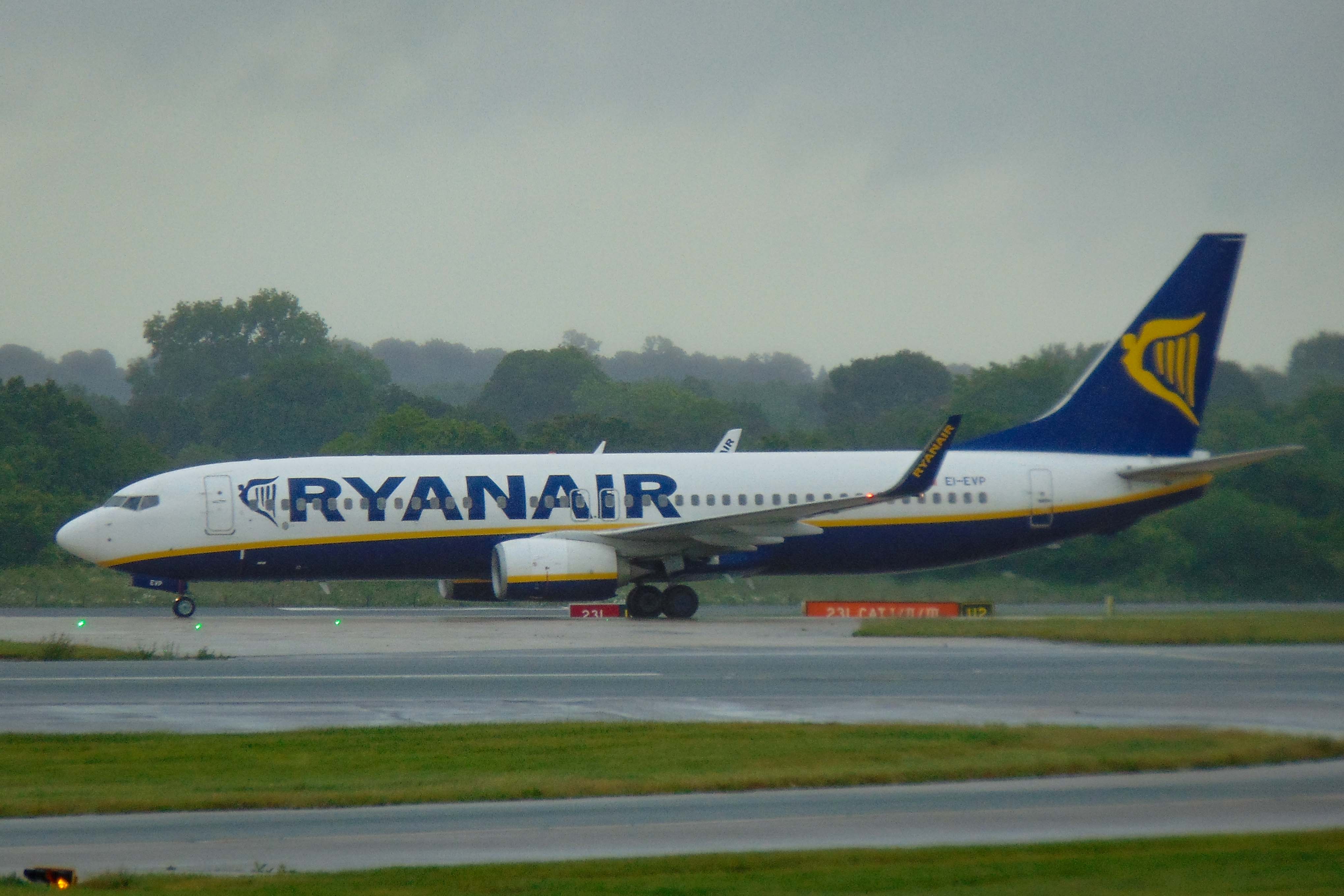 EI-EVP/EIEVP Ryanair Boeing 737-8AS(WL) Photo by AV8 Photos - AVSpotters.com