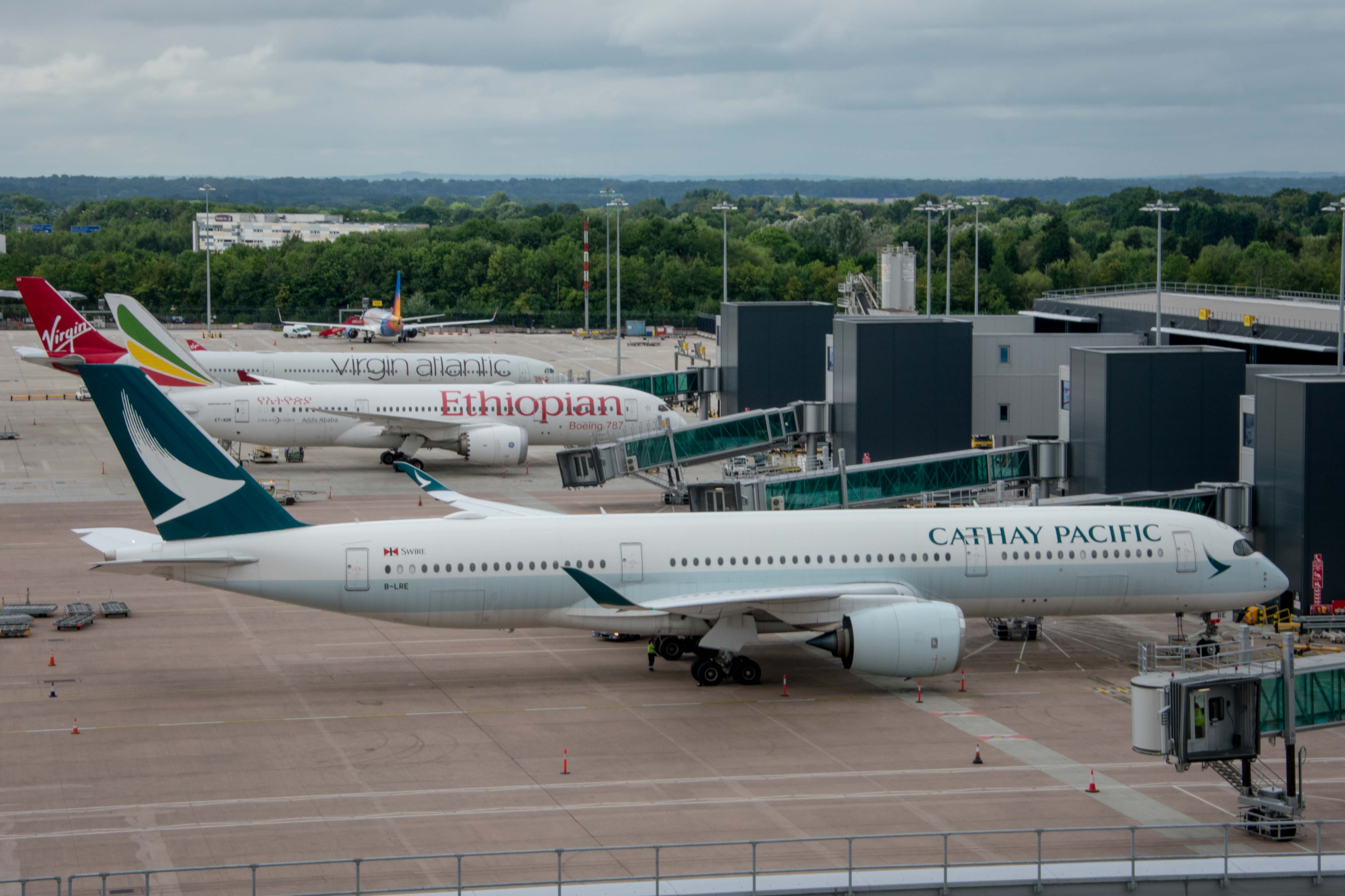 B-LRE/BLRE Cathay Pacific Airways Airbus A350 Airframe Information - AVSpotters.com