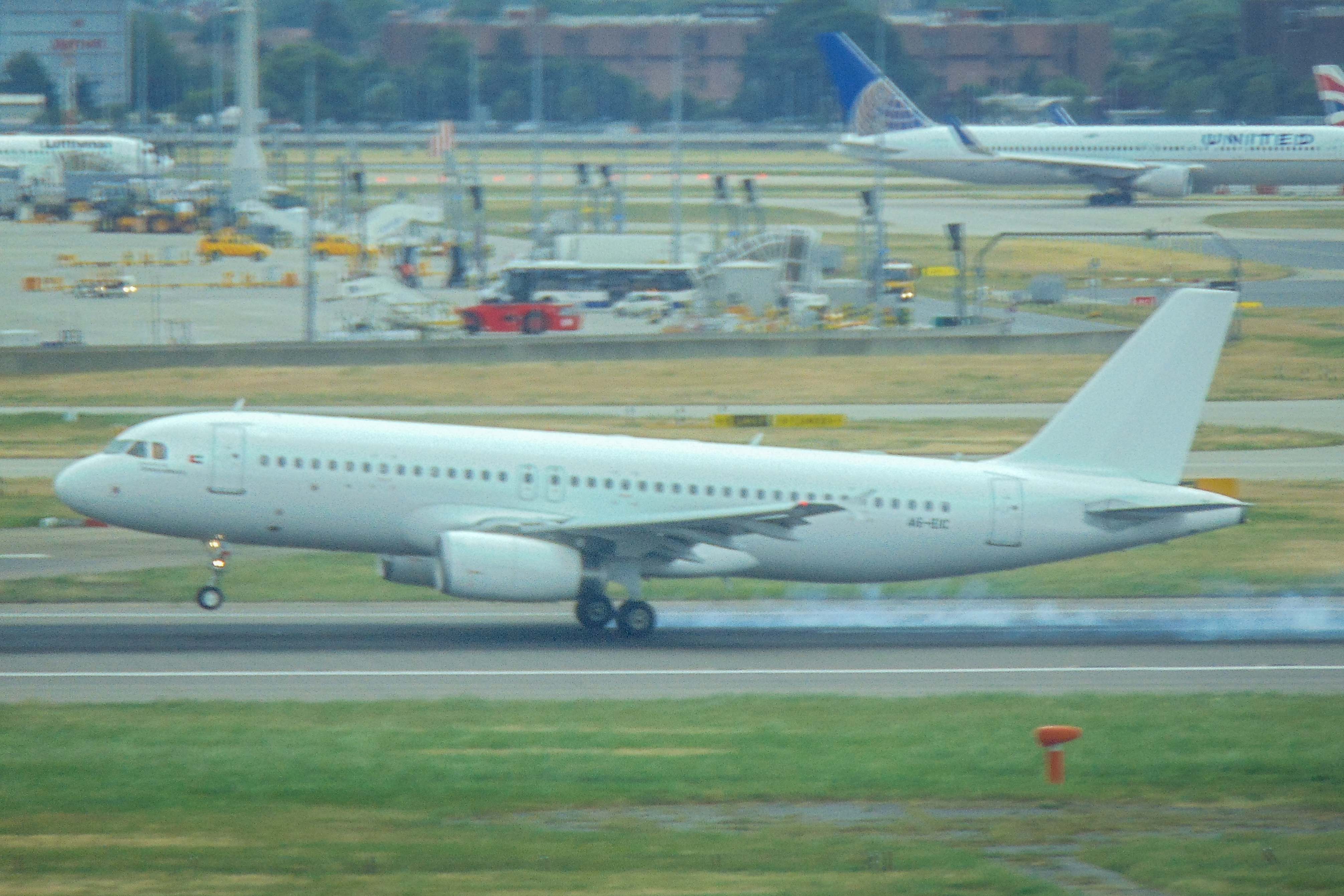 A6-EIC/A6EIC Etihad Airways Airbus A320-232 Photo by AV8 Photos - AVSpotters.com