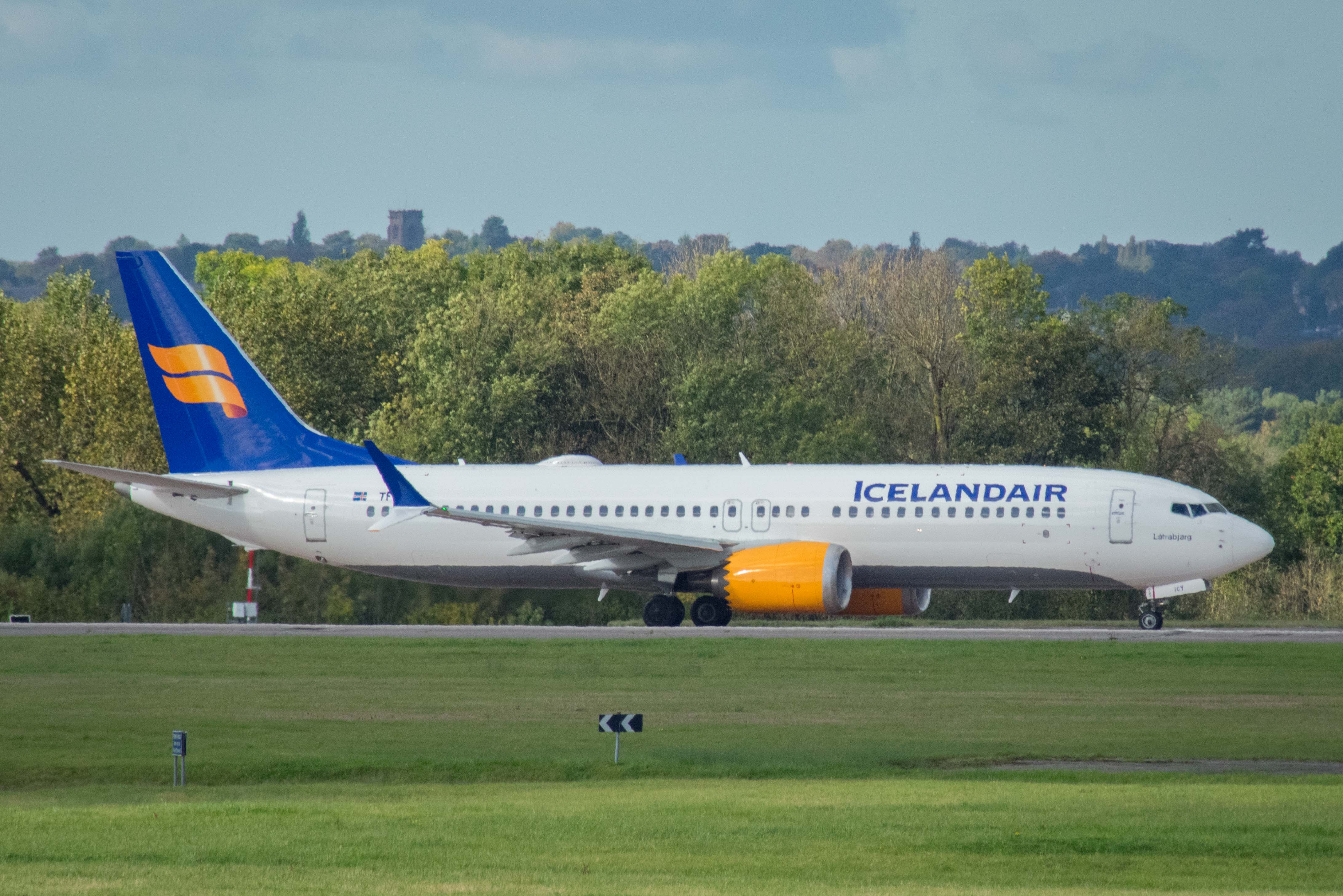 TF-ICY/TFICY Icelandair Boeing 737 MAX Airframe Information - AVSpotters.com