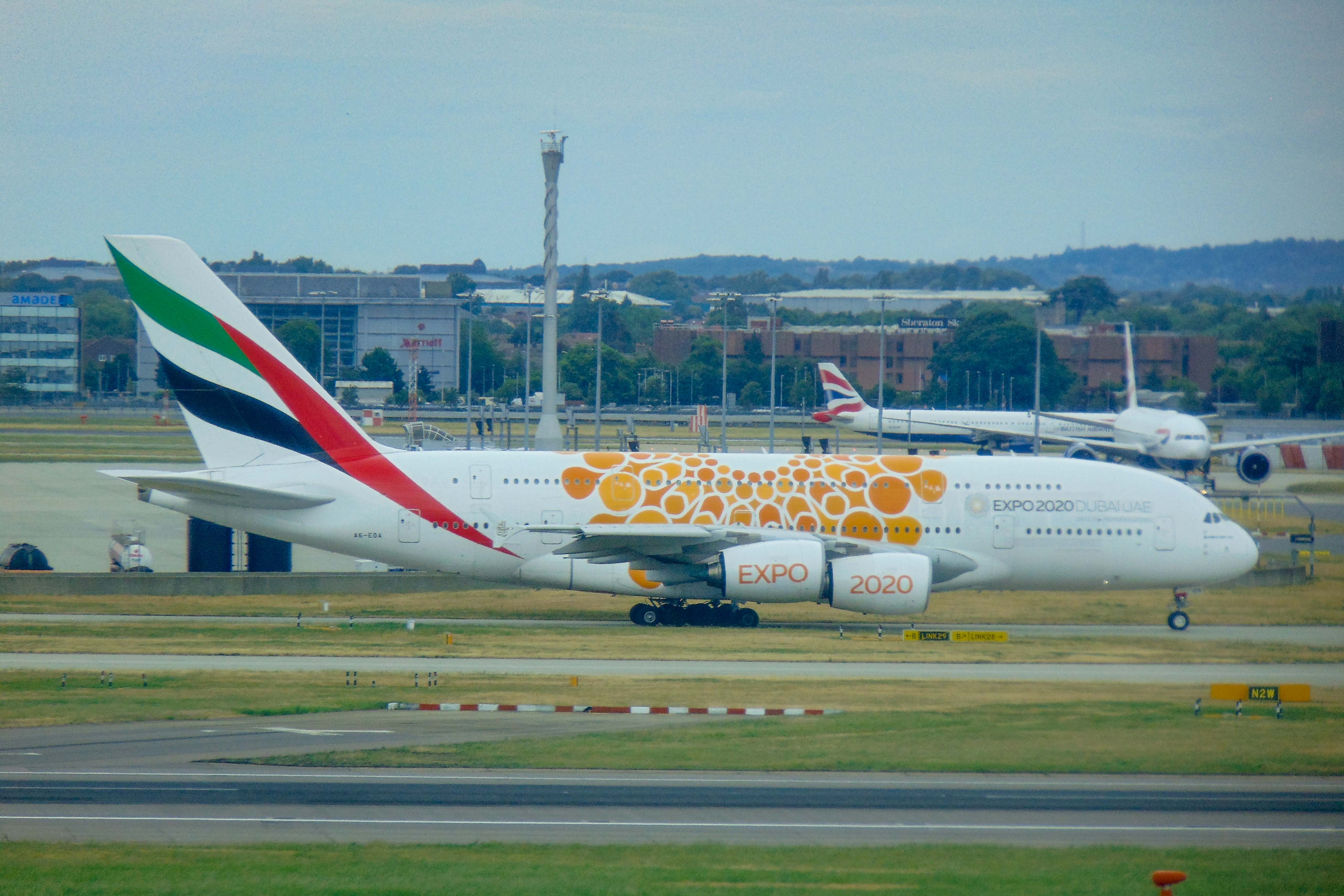 A6-EOA/A6EOA Emirates Airlines Airbus A380-861 Photo by AV8 Photos - AVSpotters.com