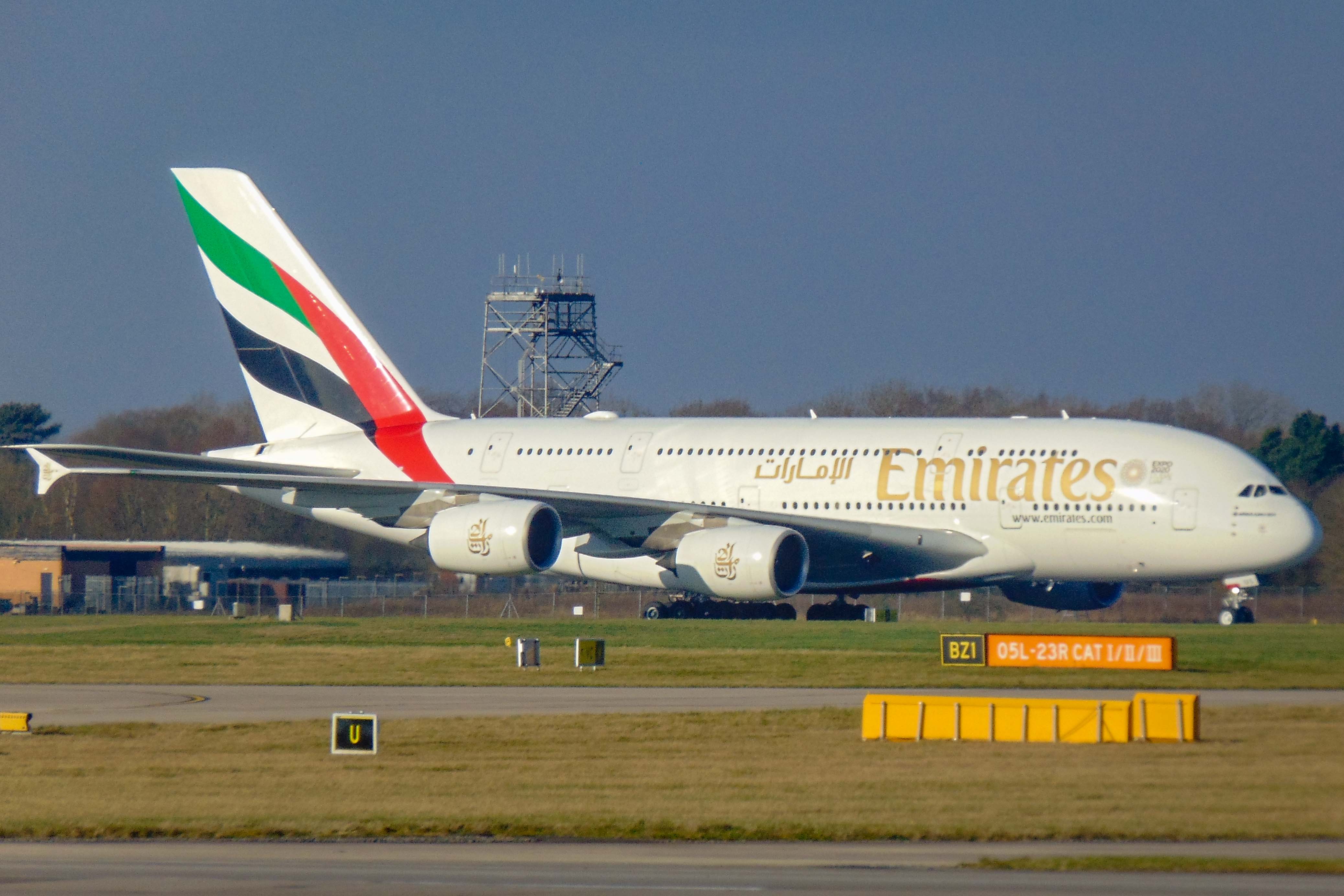 A6-EUS/A6EUS Emirates Airlines Airbus A380 Airframe Information - AVSpotters.com
