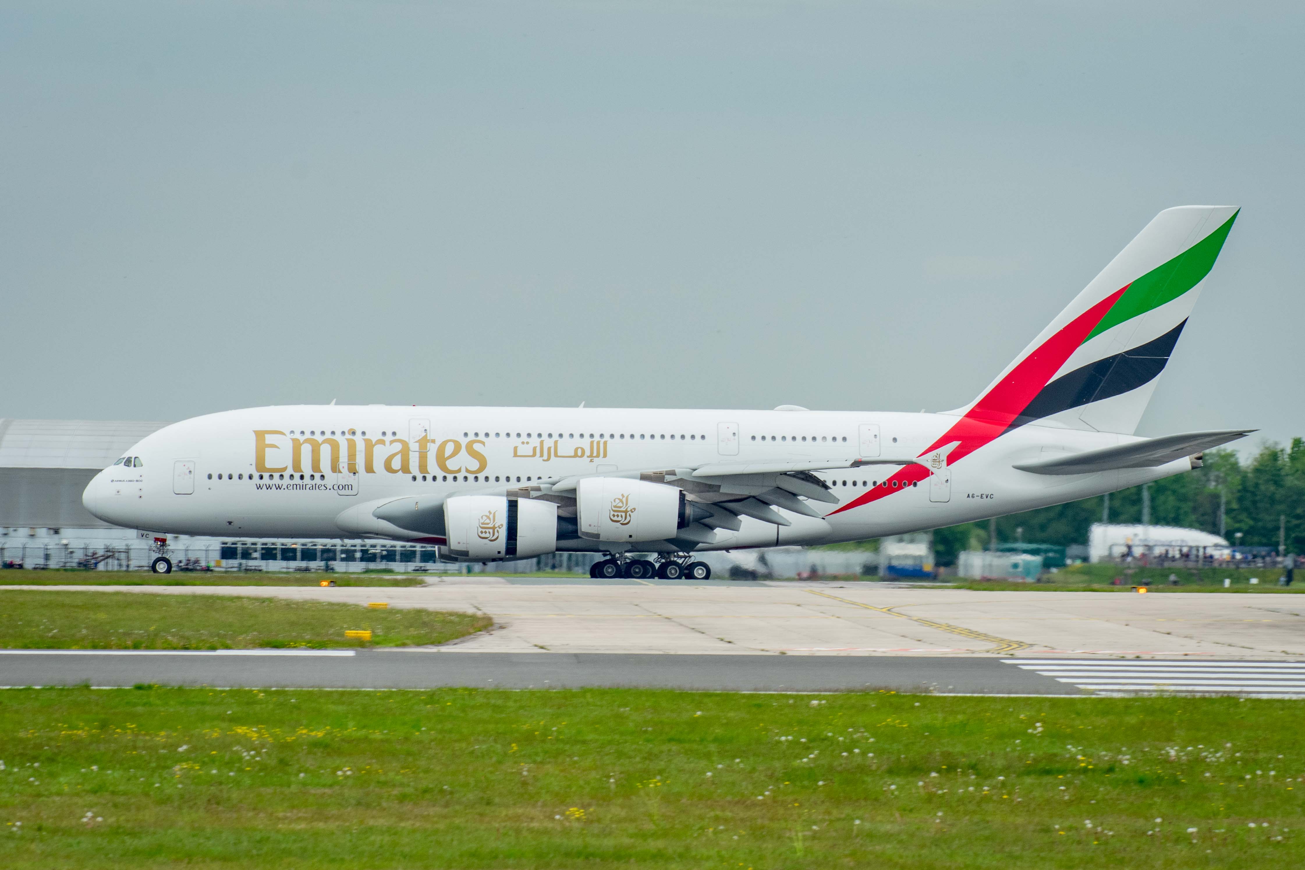A6-EVC/A6EVC Emirates Airlines Airbus A380 Airframe Information - AVSpotters.com