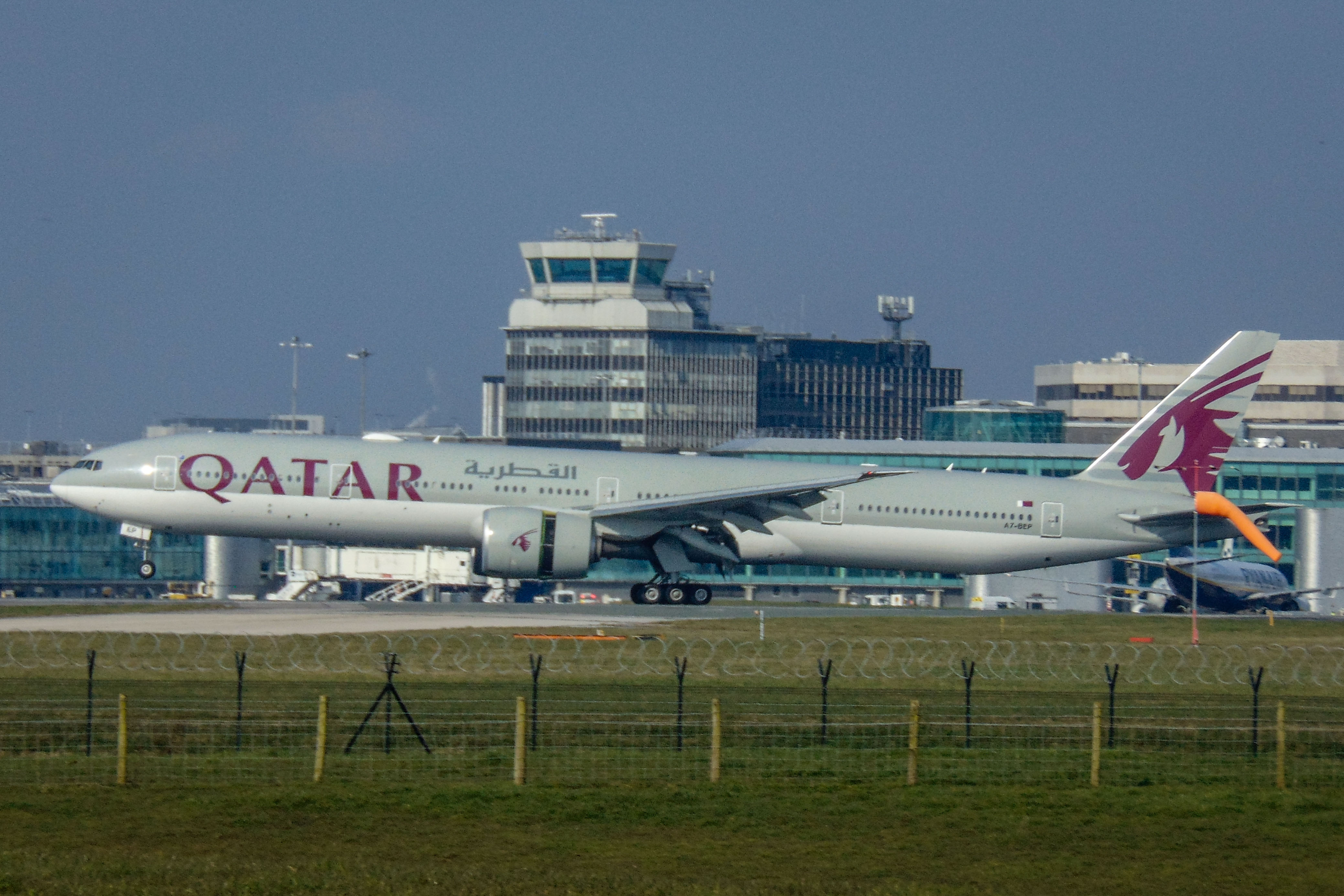 A7-BEP/A7BEP Qatar Airways Boeing 777-300ER Photo by AV8 Photos - AVSpotters.com