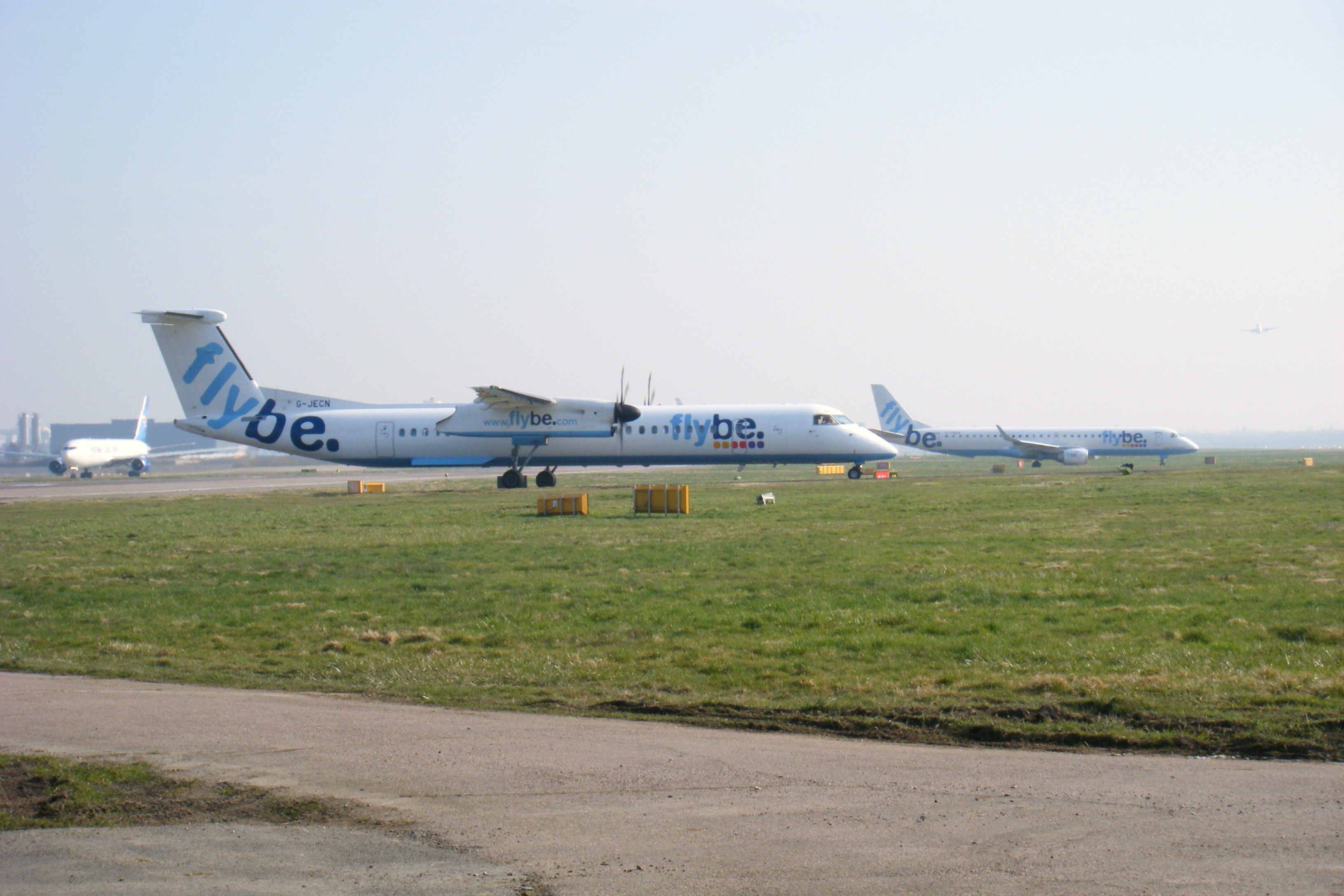 G-JECN/GJECN FlyBe Bombardier DHC-8-402 Photo by RJflyer - AVSpotters.com