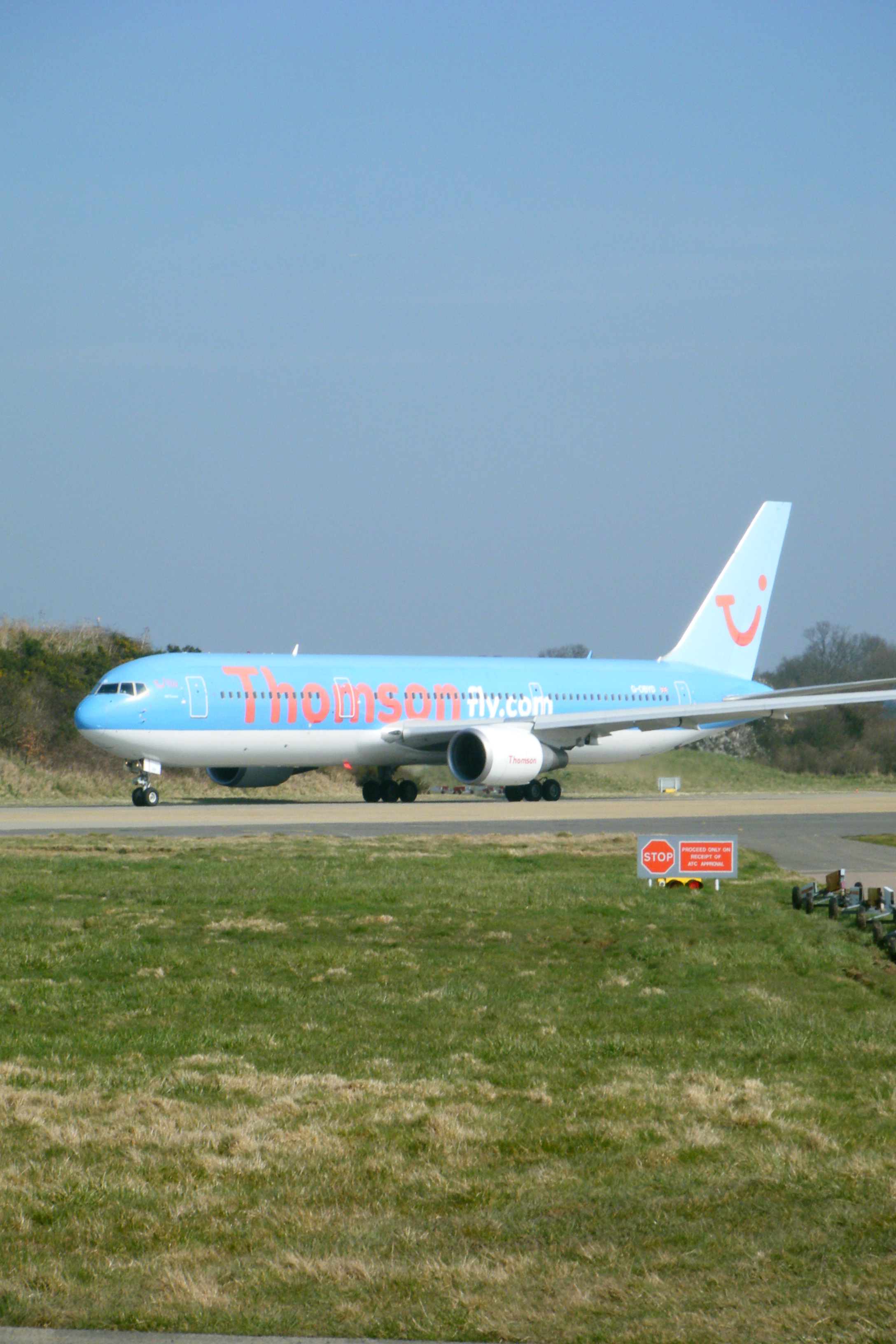 G-OBYD/GOBYD ThomsonFly Boeing 767-304ER Photo by RJflyer - AVSpotters.com