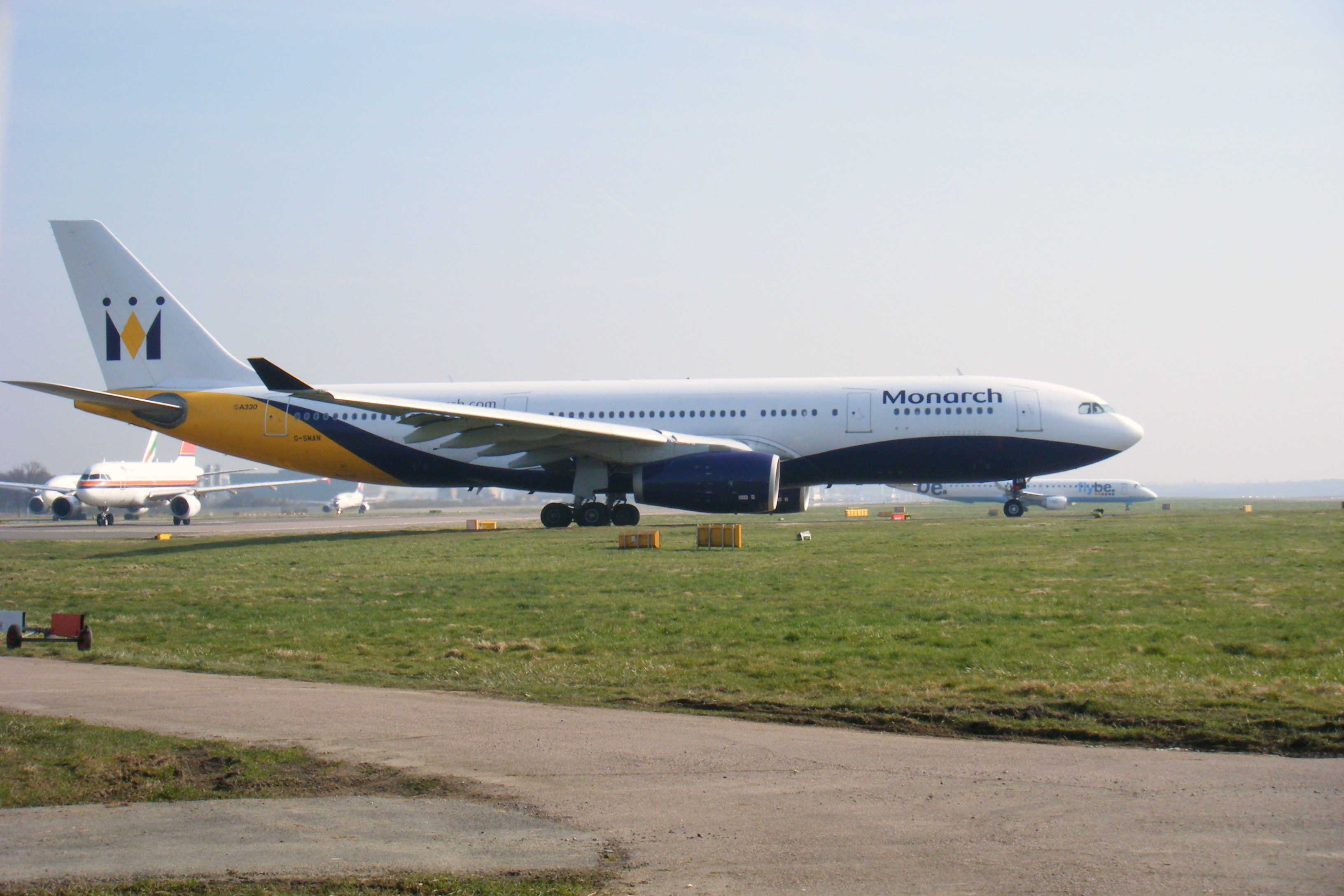 G-SMAN/GSMAN Monarch Airlines Airbus A330-243 Photo by RJflyer - AVSpotters.com